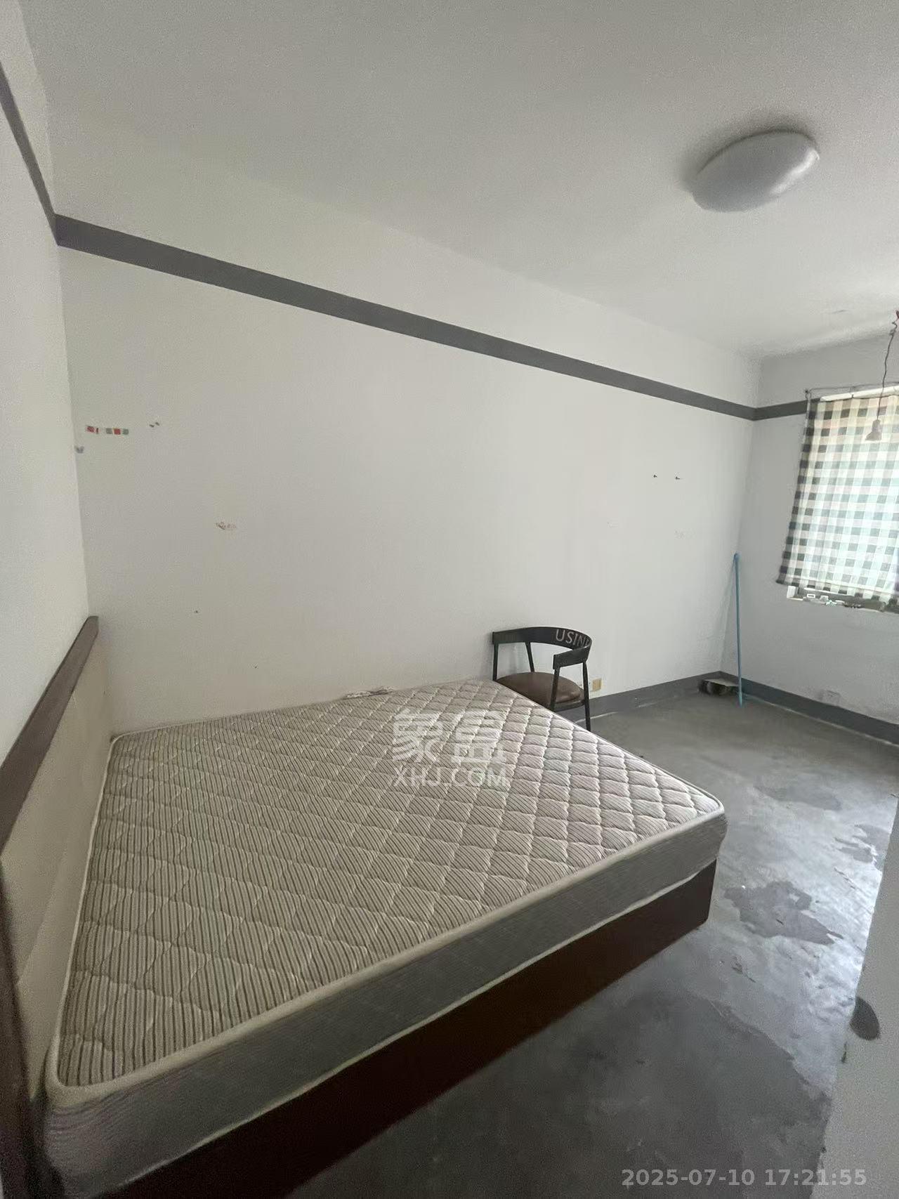 高桥火焰市场 8室3厅5卫 4000.0元/月 高桥火焰市场 8室3厅5卫 4000.0元/月室内图