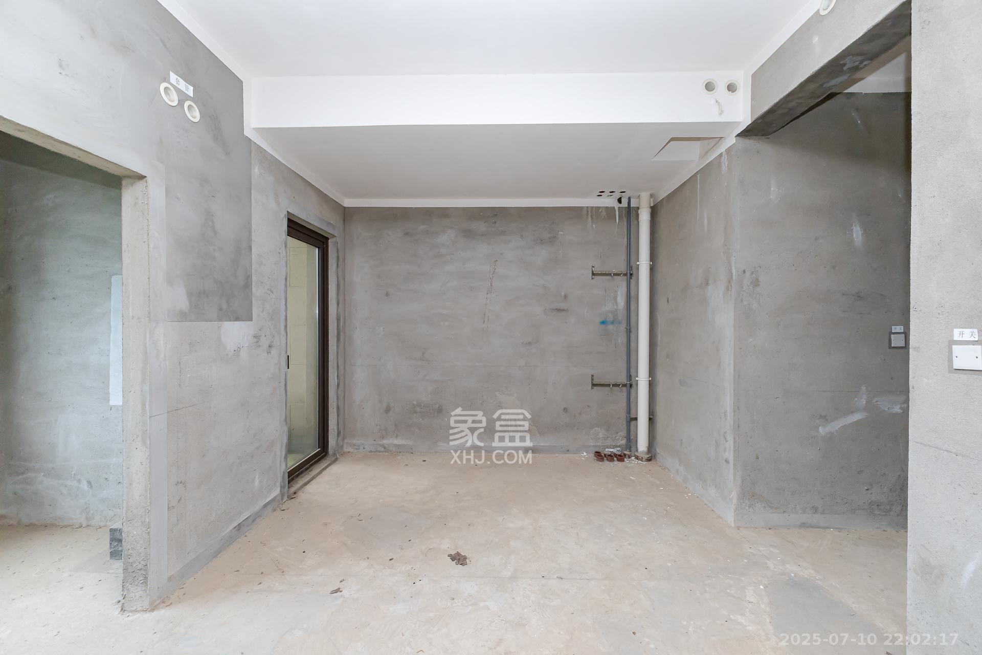 龙湖湘风原著(龙湖湘风星城) 4室2厅3卫 230.0万 龙湖湘风原著(龙湖湘风星城) 4室2厅3卫 230.0万客厅