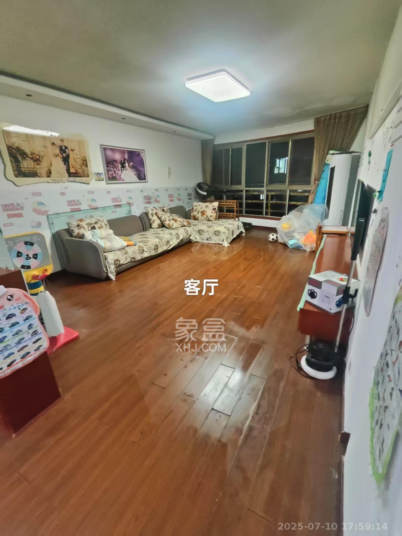 涉外花园 3室2厅2卫 2200.0元/月 涉外花园 3室2厅2卫 2200.0元/月室内图