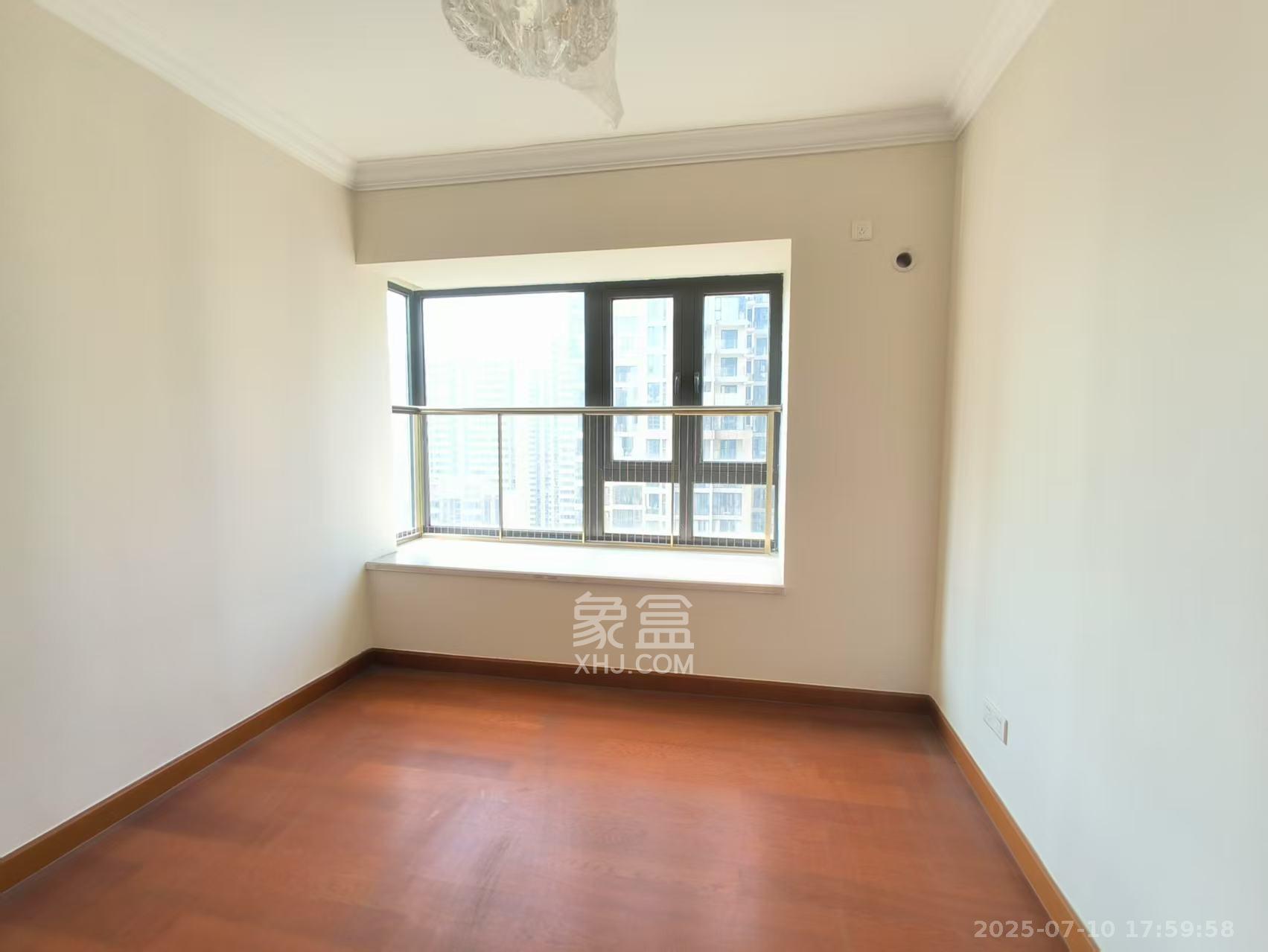 恒大书香门第 5室2厅3卫 2400.0元/月 恒大书香门第 5室2厅3卫 2400.0元/月室内图