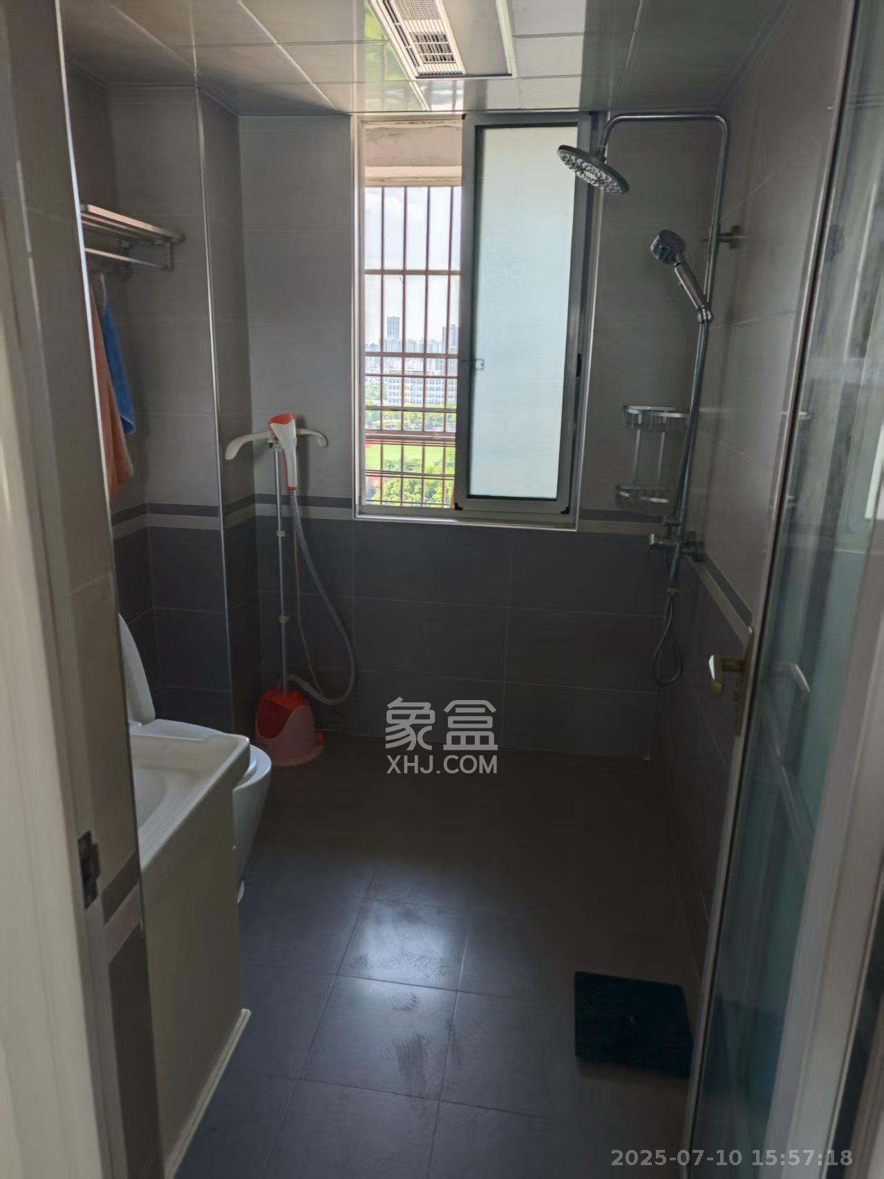 未来蜂巢  3室2厅2卫   1800.00元/月室内图