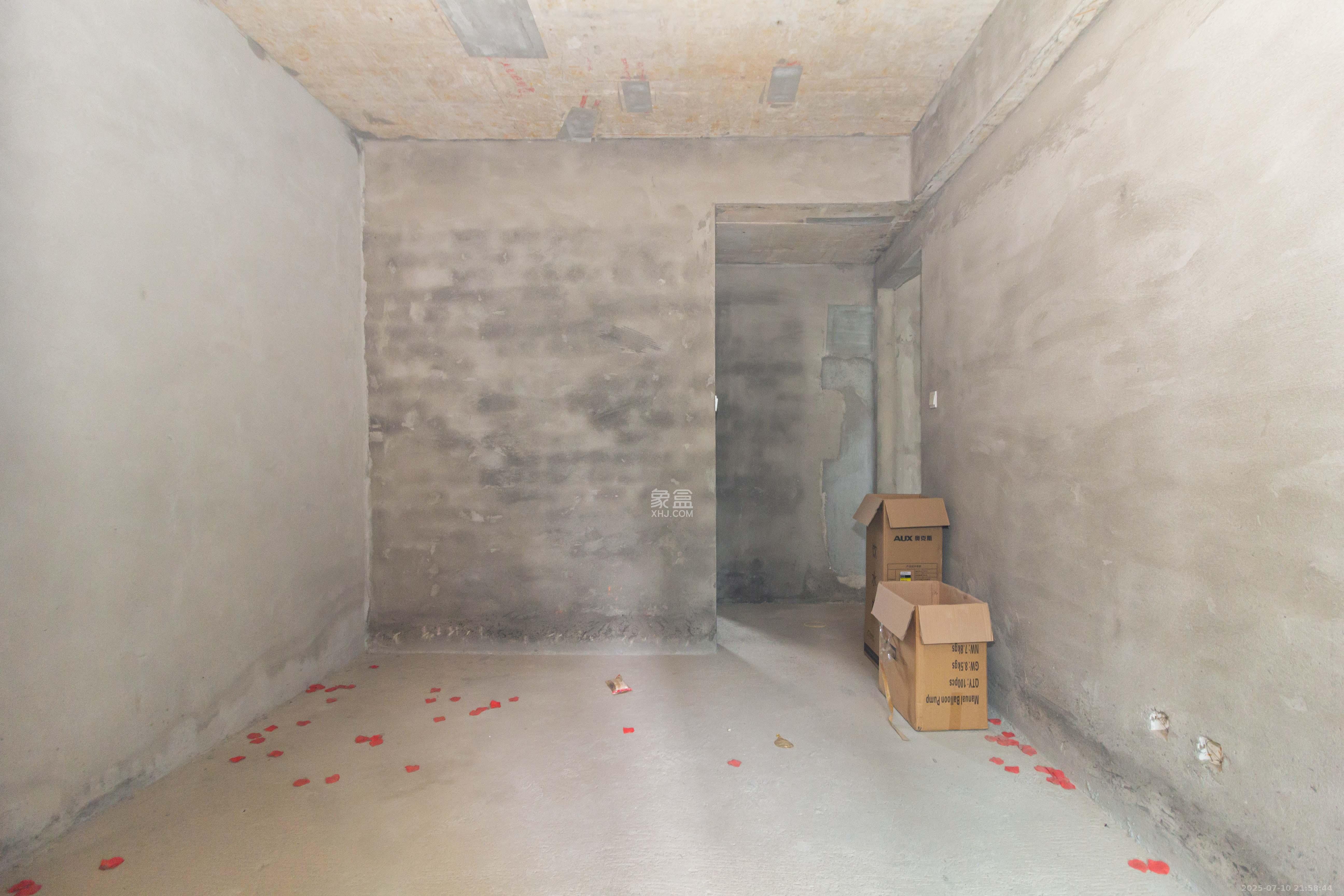 金科景朝集美星宸  4室2厅2卫    77.8万 金科景朝集美星宸  4室2厅2卫    77.8万卧室