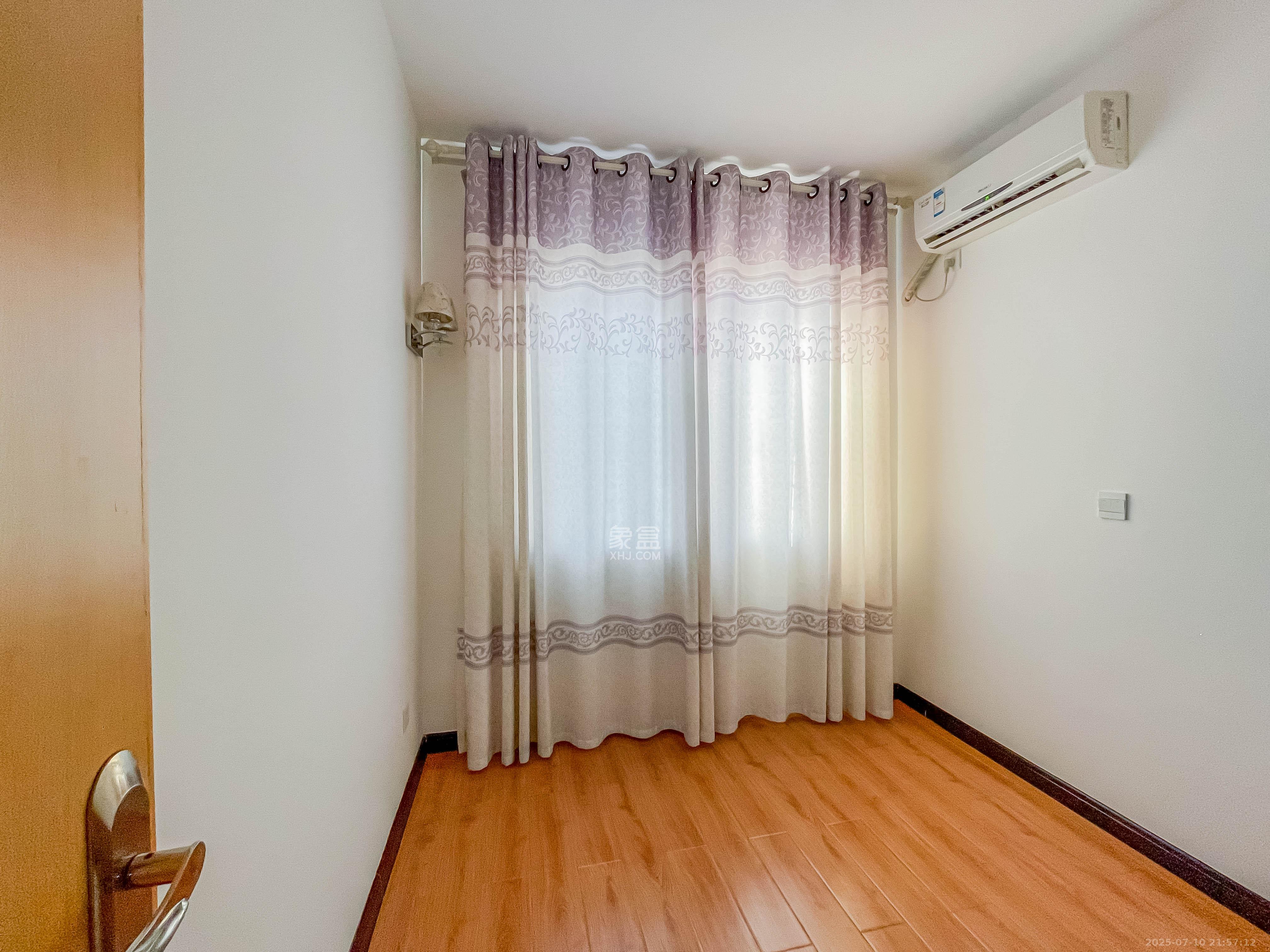 中国铁建国际城一期 3室2厅1卫 55.0万 中国铁建国际城一期 3室2厅1卫 55.0万卧室