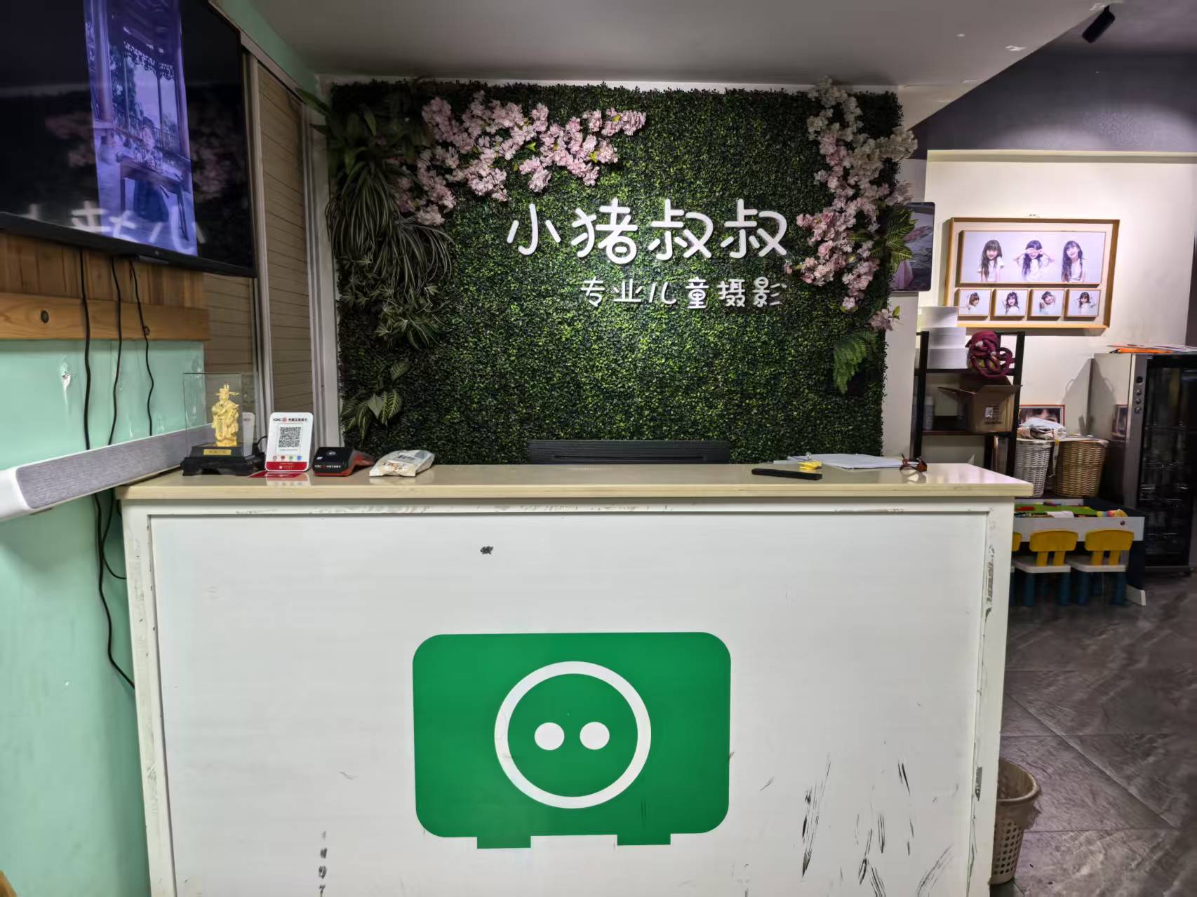 维港十字街  1室1厅1卫    28.0万客厅
