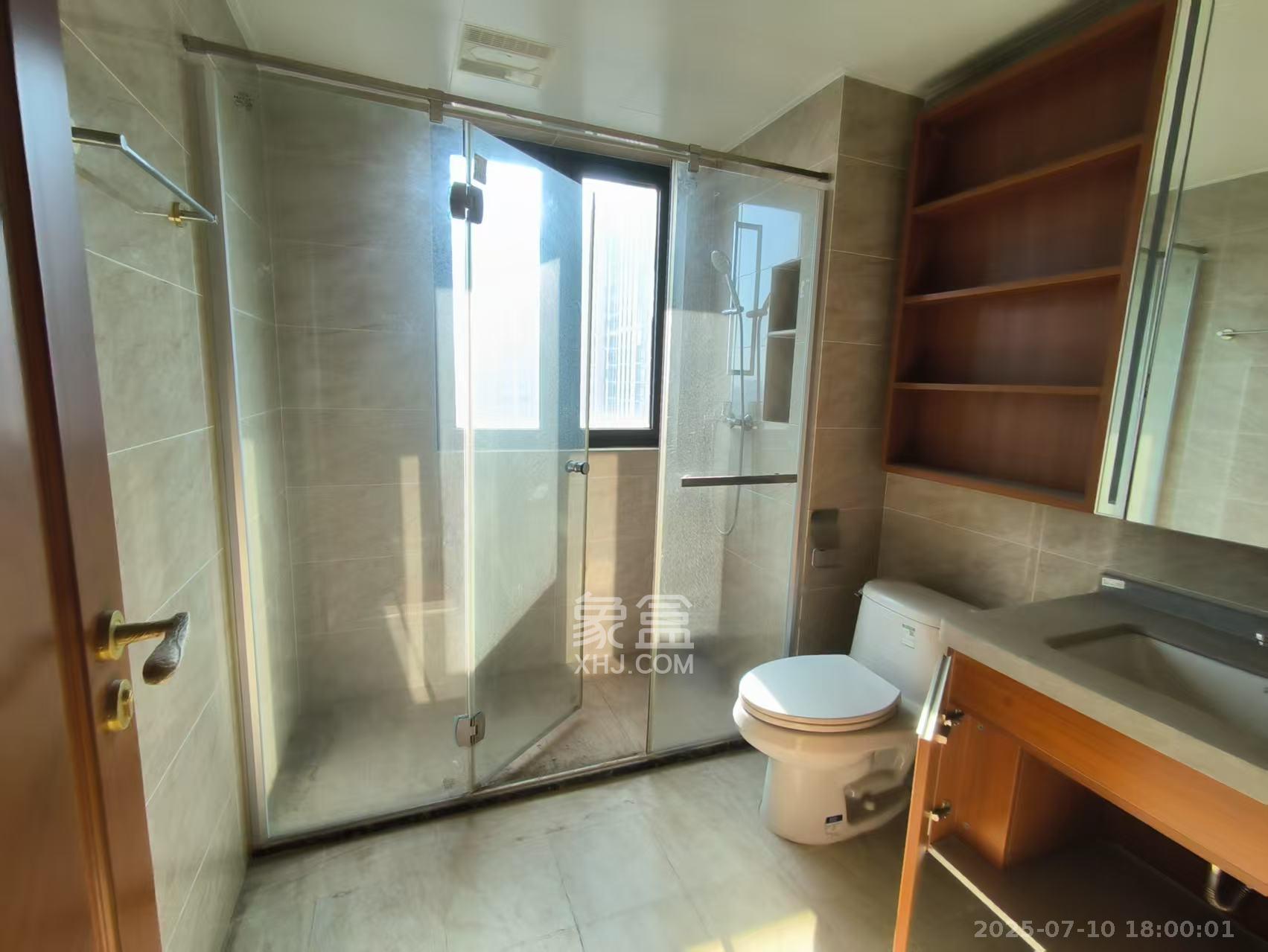 恒大书香门第 5室2厅3卫 2400.0元/月 恒大书香门第 5室2厅3卫 2400.0元/月室内图