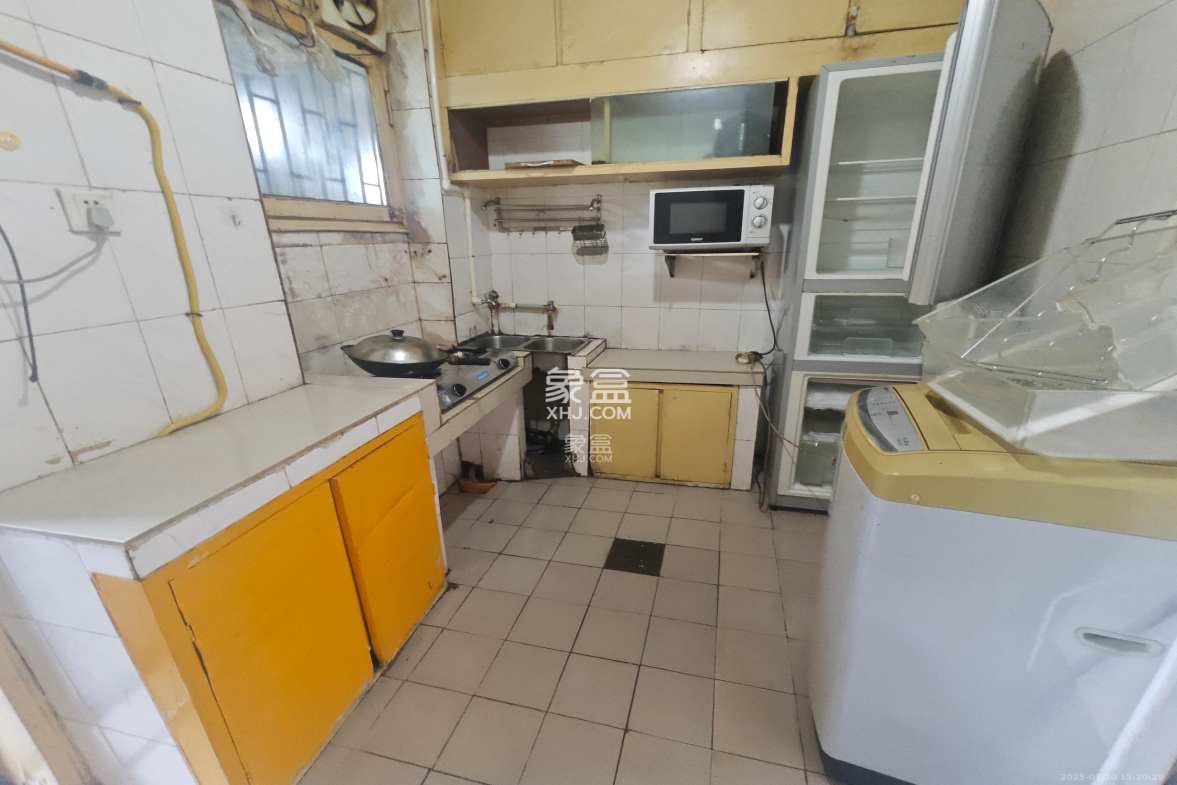 人民新村  2室1厅1卫    1600.0元/月 人民新村  2室1厅1卫    1600.0元/月室内图