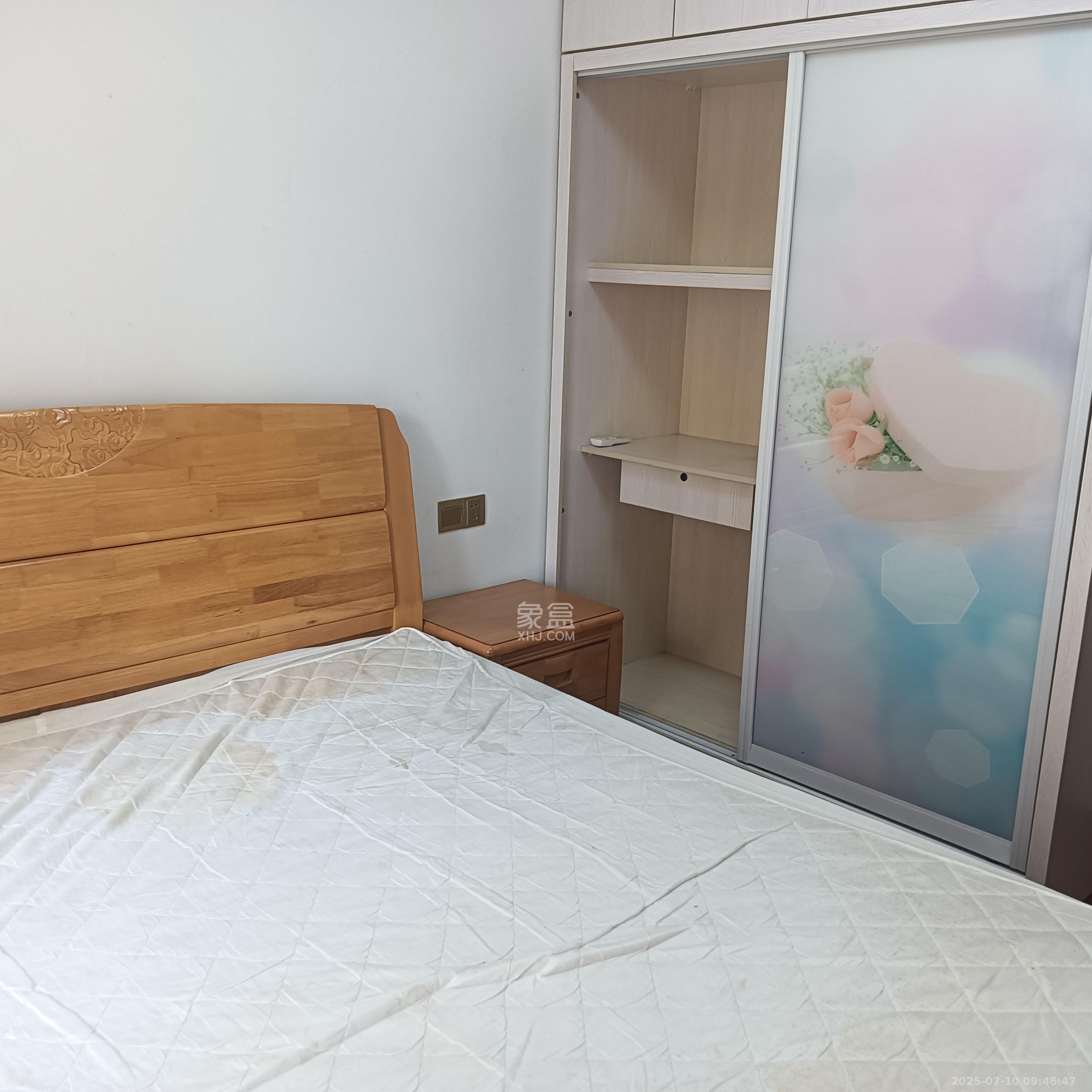 钱隆世家  2室2厅1卫   2200.00元/月室内图