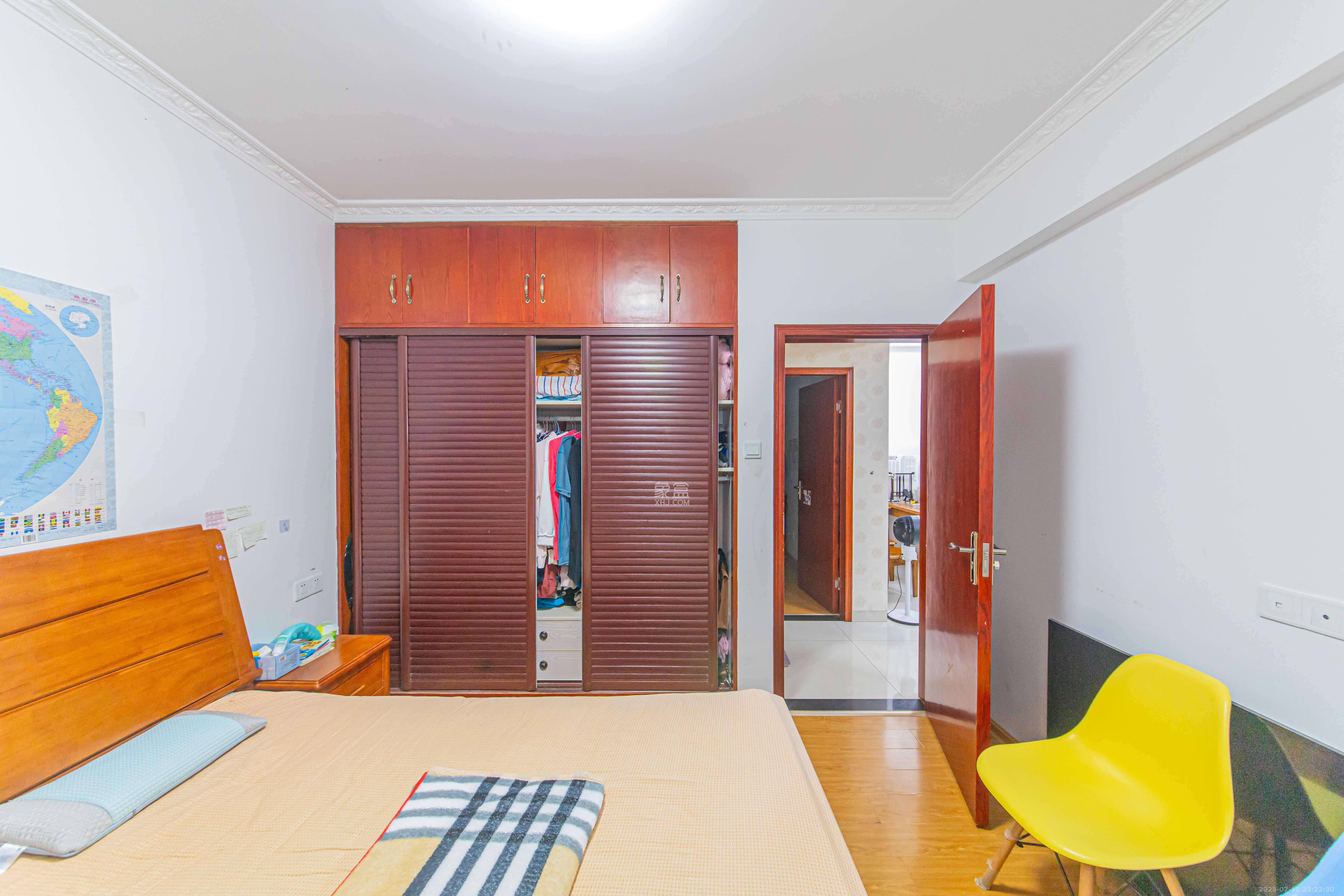 保利花园  1室2厅1卫    68.0万卧室