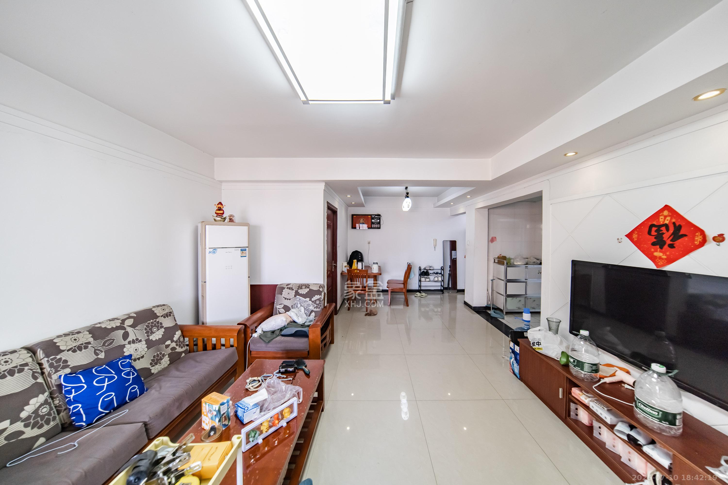 诚兴园 2室2厅1卫 56.0万 诚兴园 2室2厅1卫 56.0万客厅