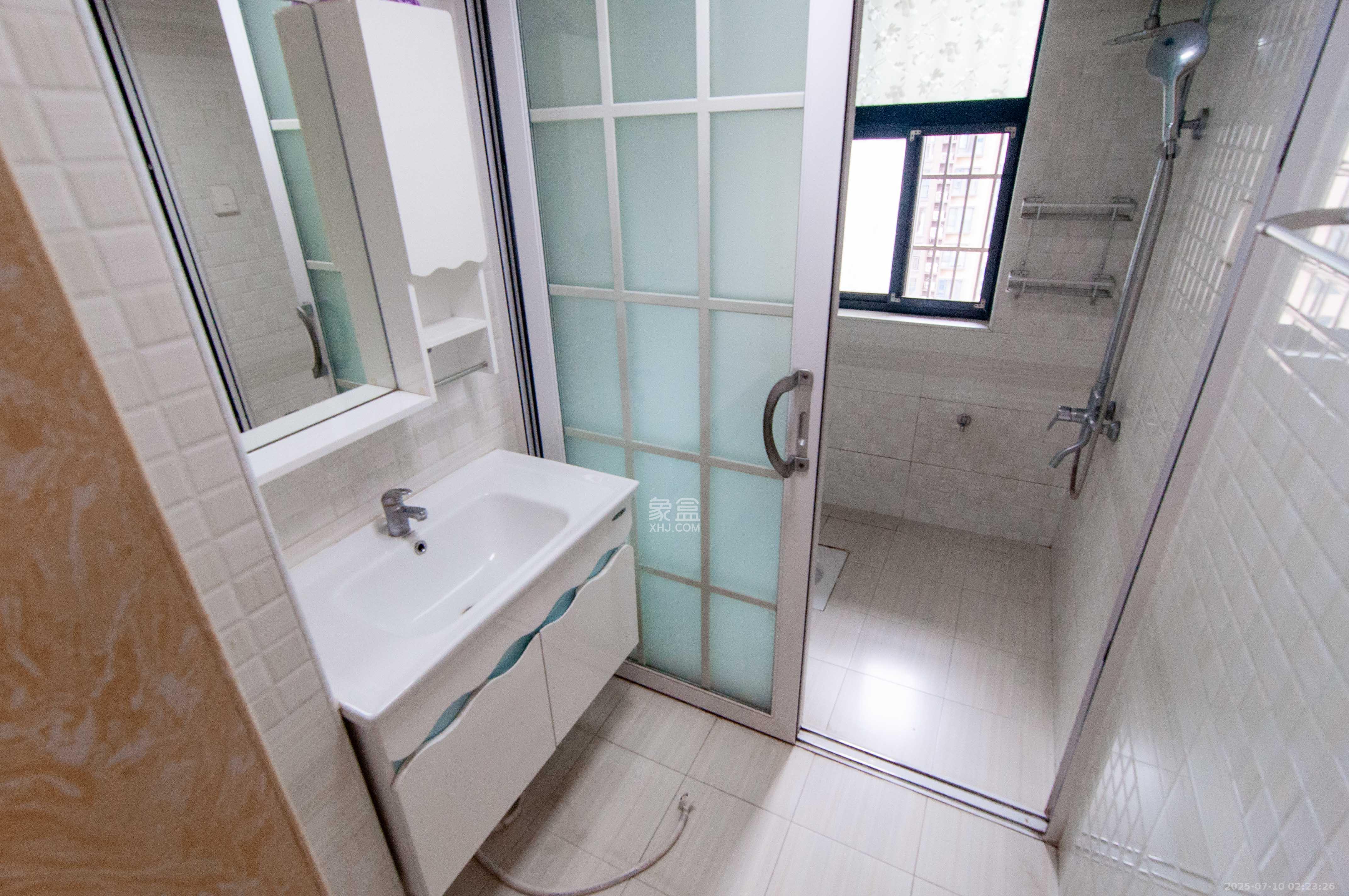 红星紫檀溪苑  4室2厅2卫    158.0万 红星紫檀溪苑  4室2厅2卫    158.0万卫生间