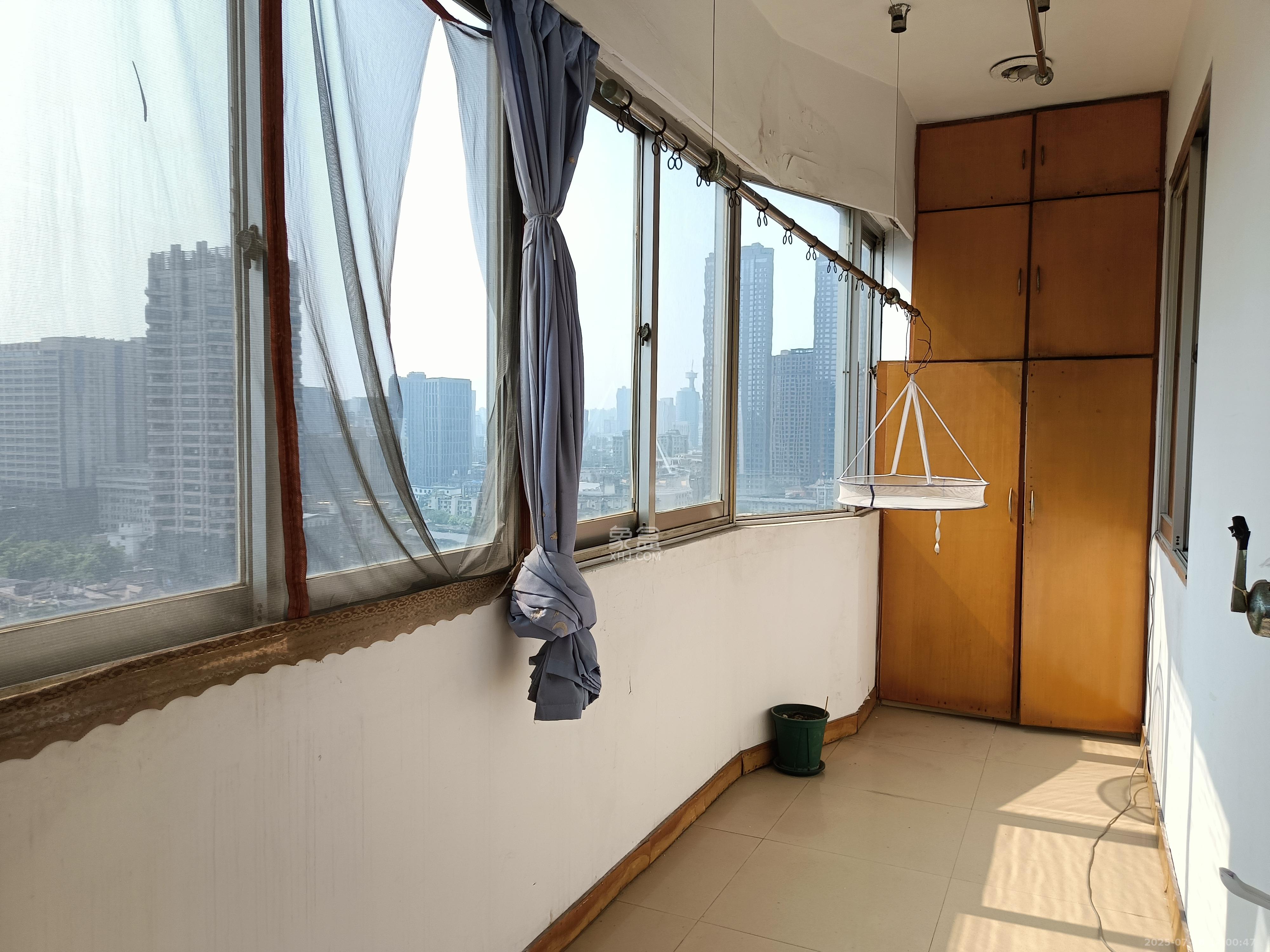 交通银行宿舍(浏城桥)  3室1厅2卫    2800.0元/月 交通银行宿舍(浏城桥)  3室1厅2卫    2800.0元/月室内图