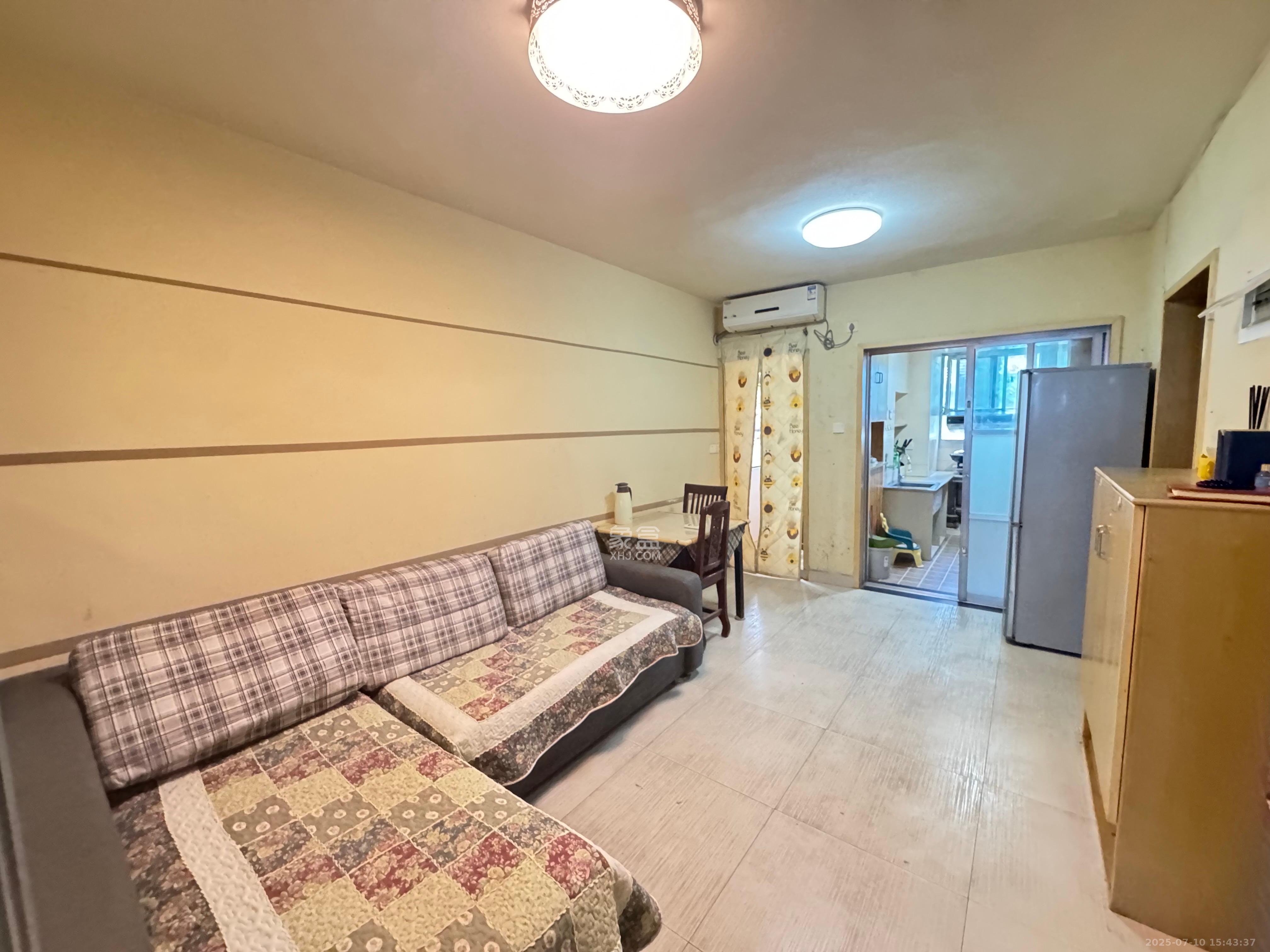 文艺新村  1室1厅1卫   1500.00元/月室内图