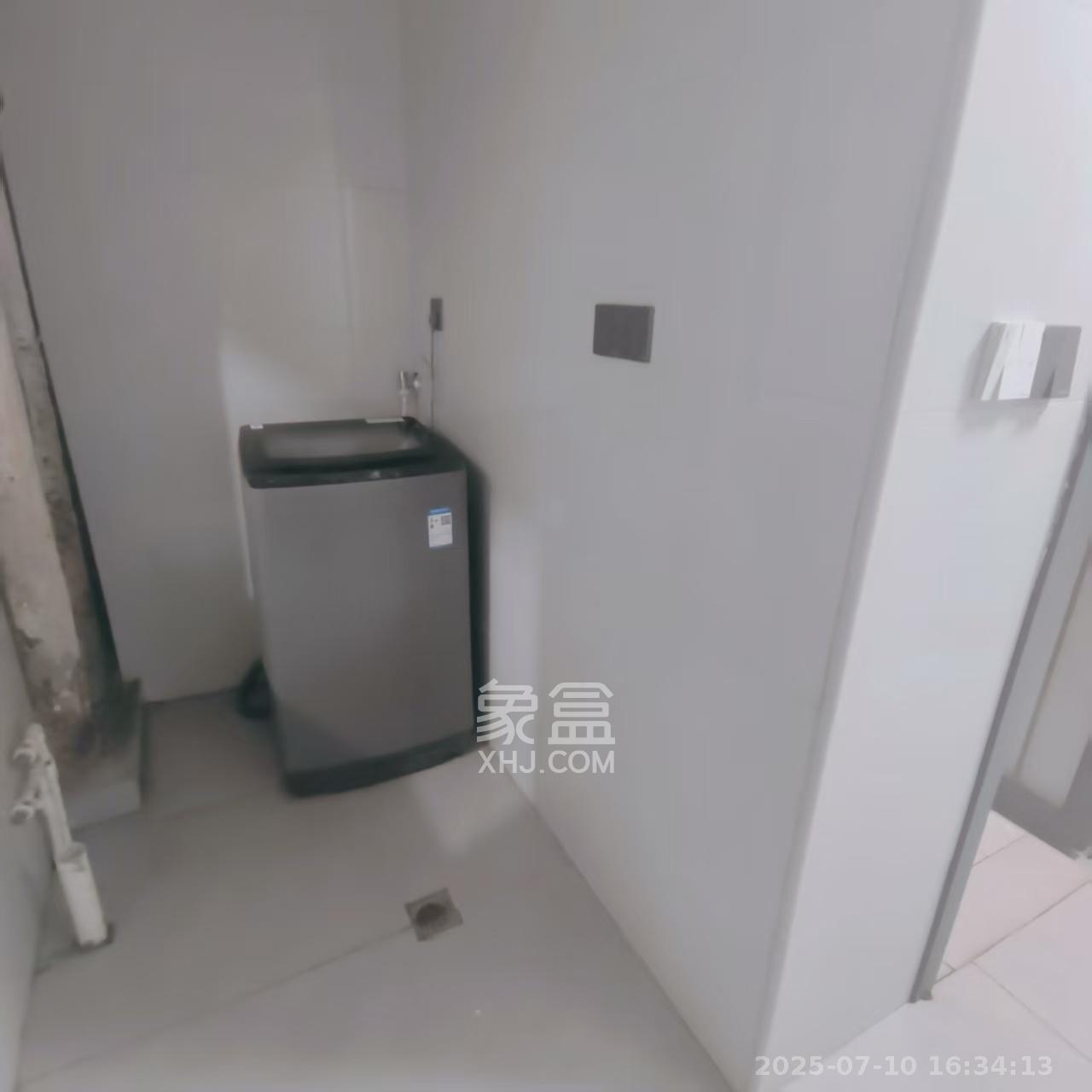 白果园散盘  1室1厅1卫   2000.00元/月室内图