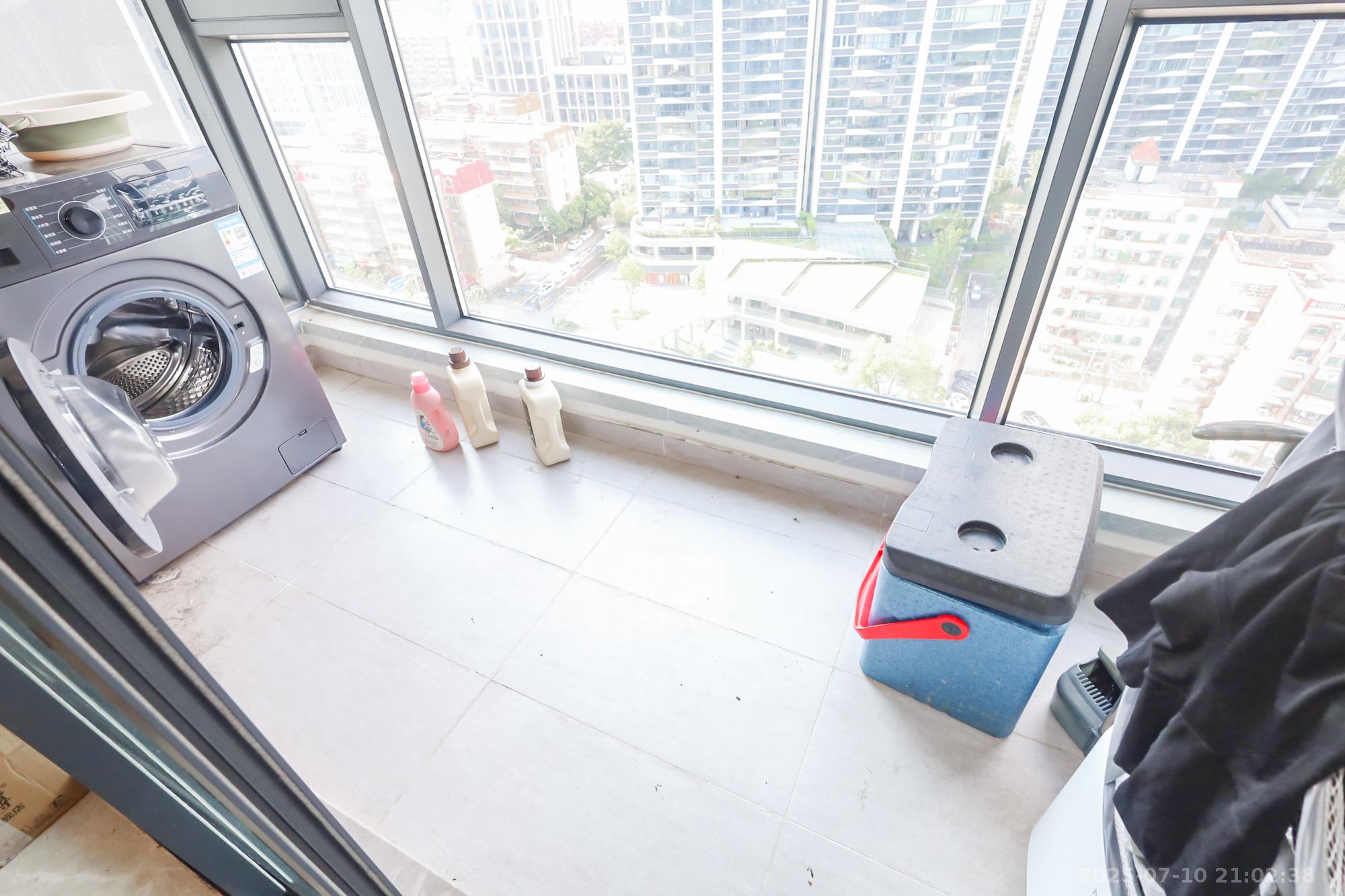 滨江府1913  4室2厅2卫    215.0万 滨江府1913  4室2厅2卫    215.0万阳台