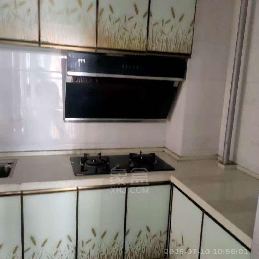 日盛山湖城 3室2厅2卫 1600.0元/月 日盛山湖城 3室2厅2卫 1600.0元/月小区图