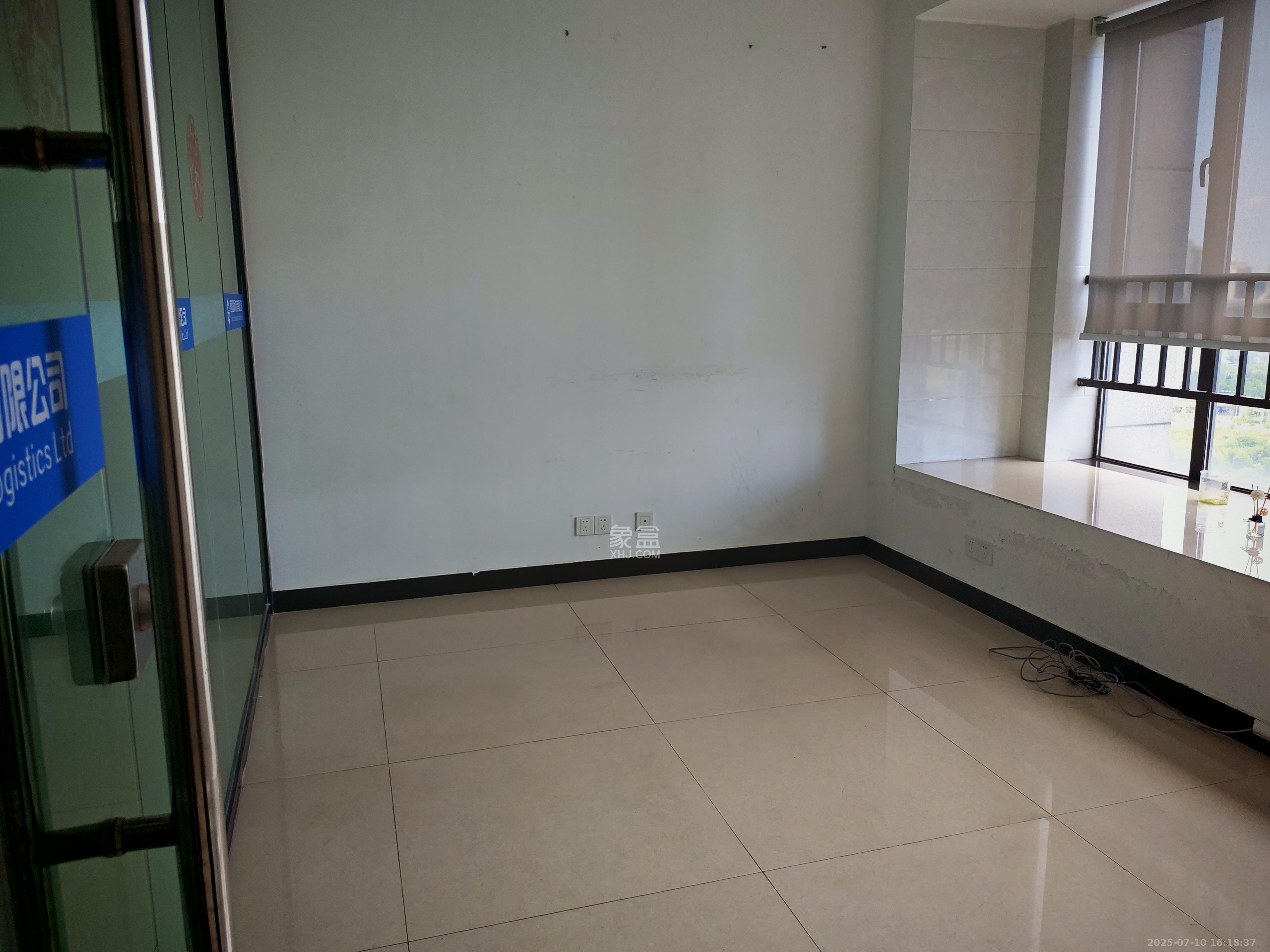 湘诚德峰小区A区 1室0厅0卫 1500.0元/月 湘诚德峰小区A区 1室0厅0卫 1500.0元/月室内图