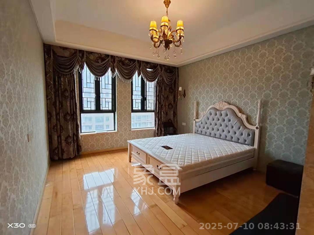 中隆国际御玺 4室2厅3卫 5500.0元/月 中隆国际御玺 4室2厅3卫 5500.0元/月室内图