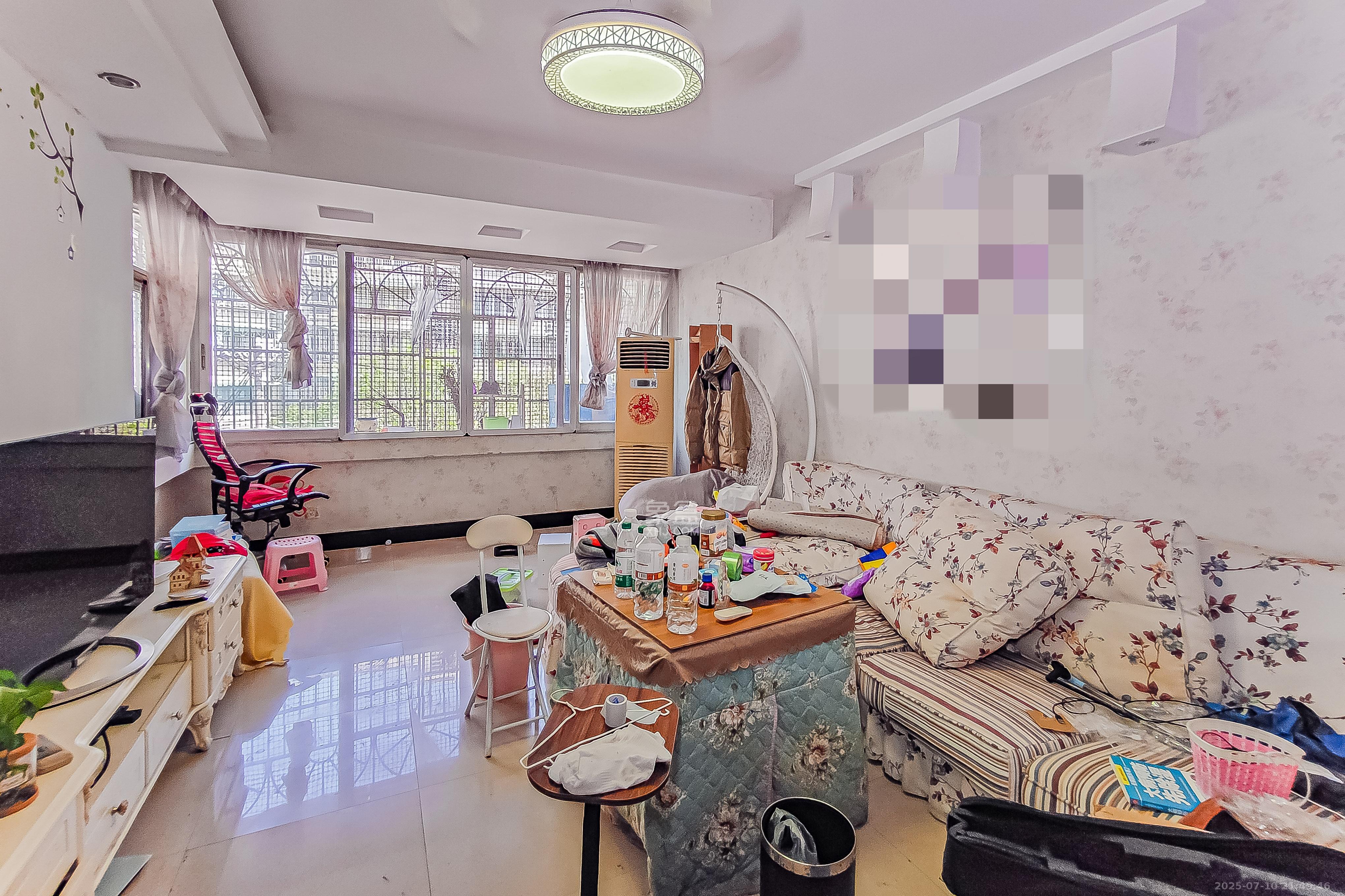 桔园小区1-8片 2室2厅1卫 61.0万 桔园小区1-8片 2室2厅1卫 61.0万客厅