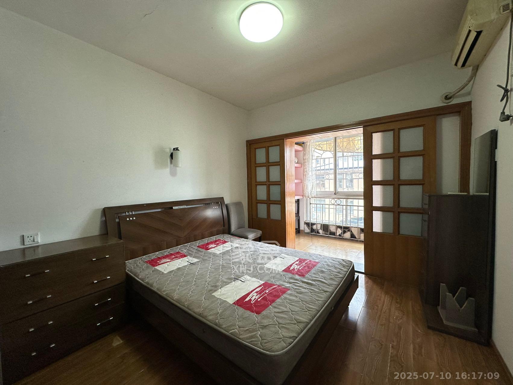 市总工会宿舍(司马里36号) 3室2厅1卫 1700.0元/月 市总工会宿舍(司马里36号) 3室2厅1卫 1700.0元/月室内图