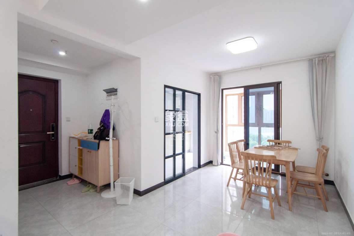 卓越浅水湾 4室2厅2卫 2500.00元/月 卓越浅水湾 4室2厅2卫 2500.00元/月室内图