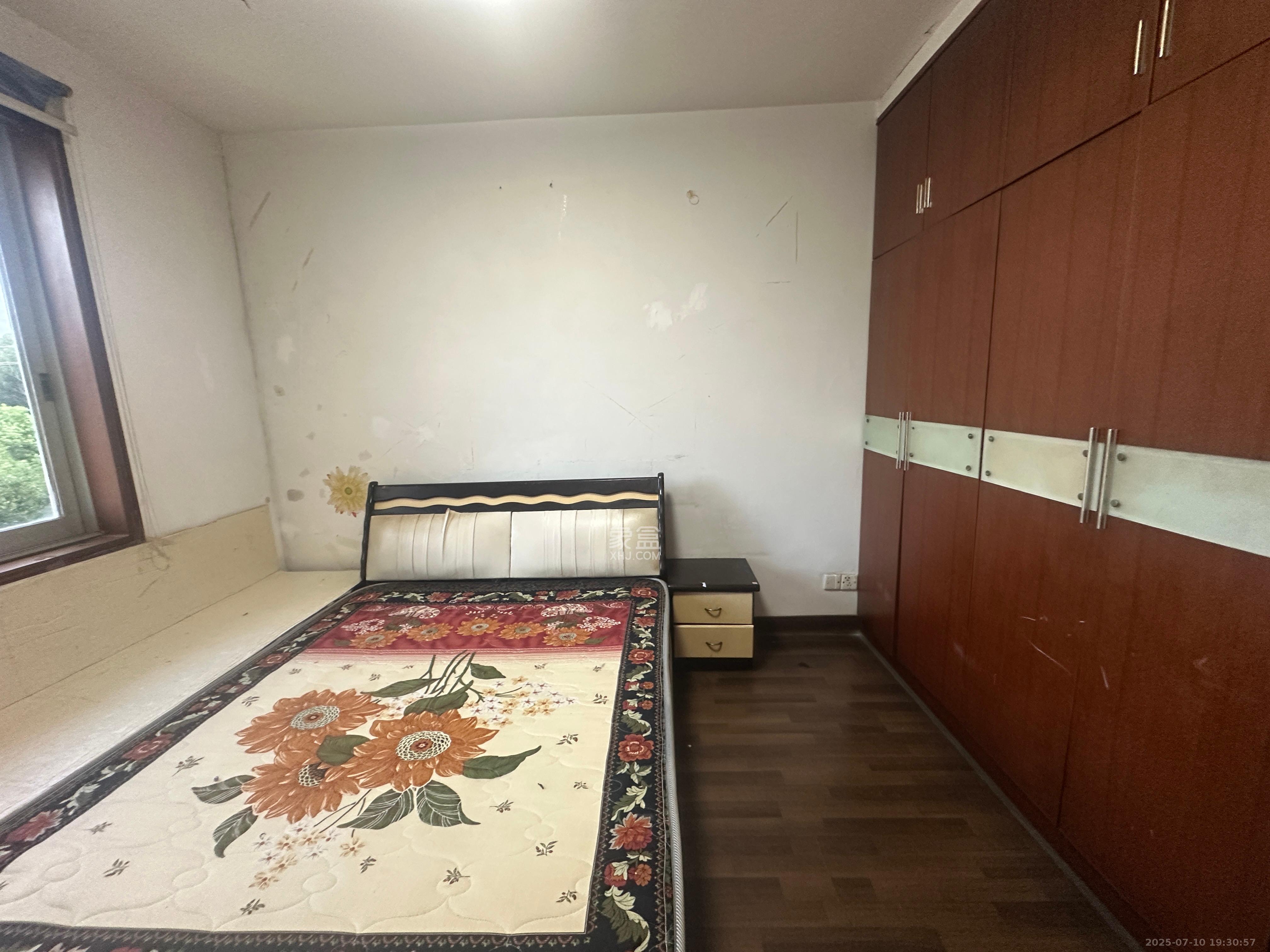 新世纪家园  2室2厅1卫   2000.00元/月室内图