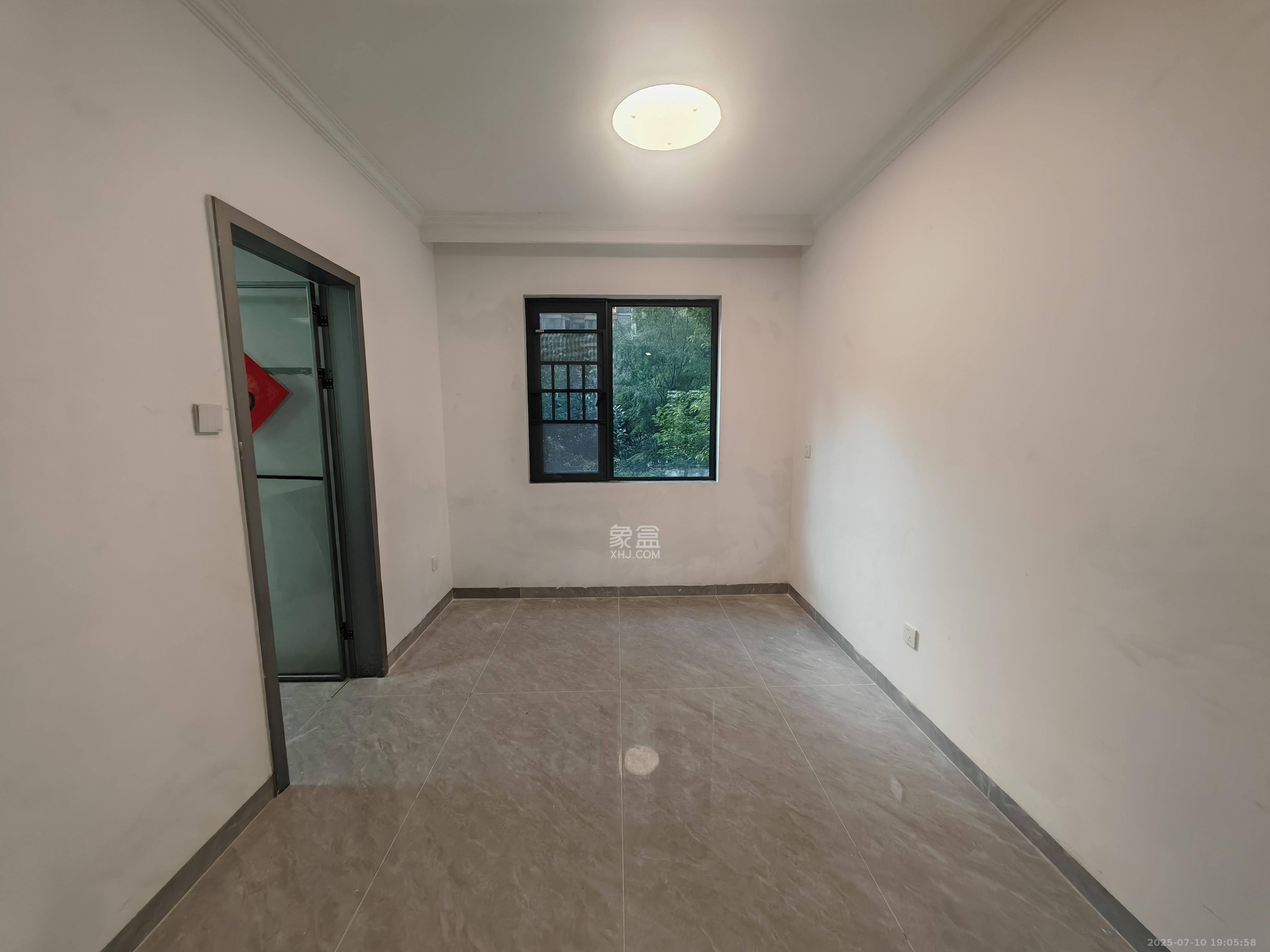 中建嘉和城  1室0厅0卫   2400.00元/月