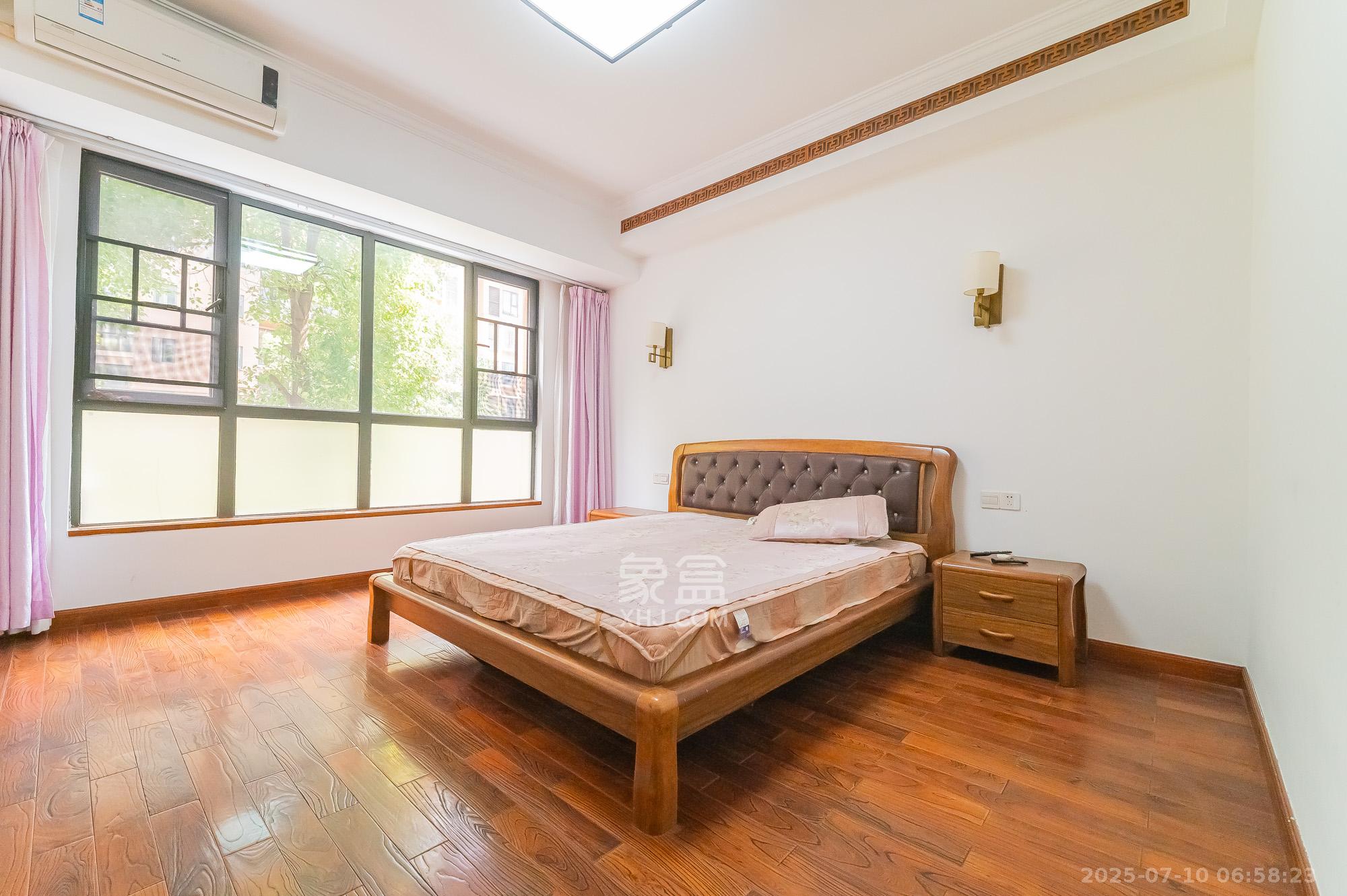 深业睿城  4室2厅2卫    112.0万卧室