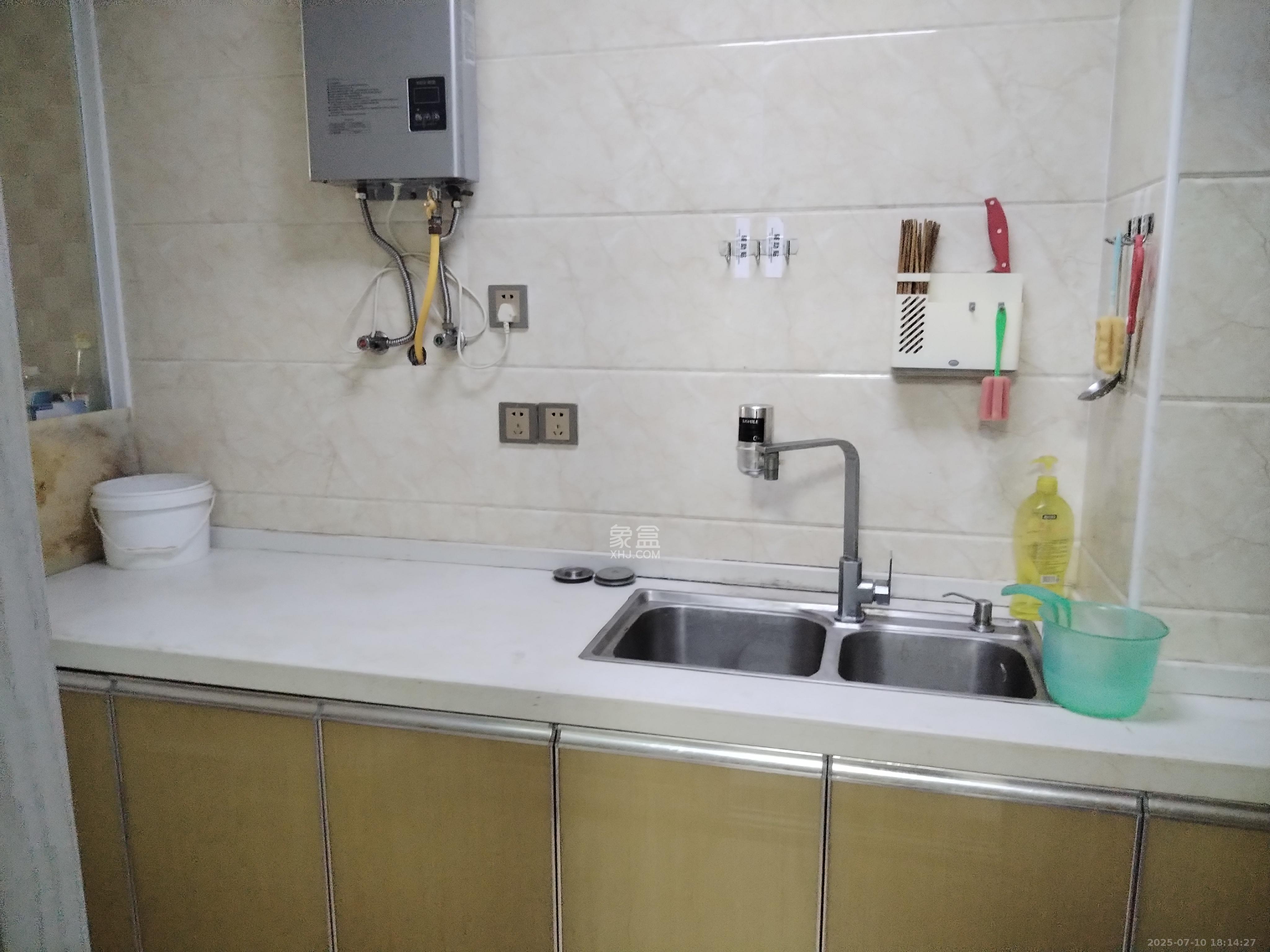 华悦城 2室2厅1卫 2000.0元/月 华悦城 2室2厅1卫 2000.0元/月室内图