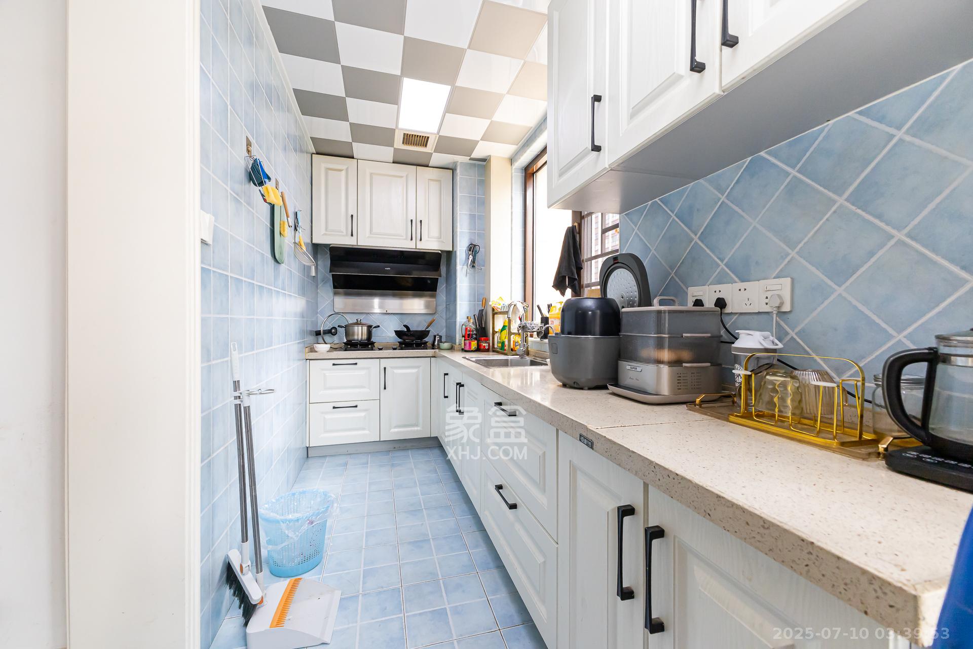 嘉宇银杉(嘉宇西苑) 3室2厅2卫 104.0万 嘉宇银杉(嘉宇西苑) 3室2厅2卫 104.0万厨房