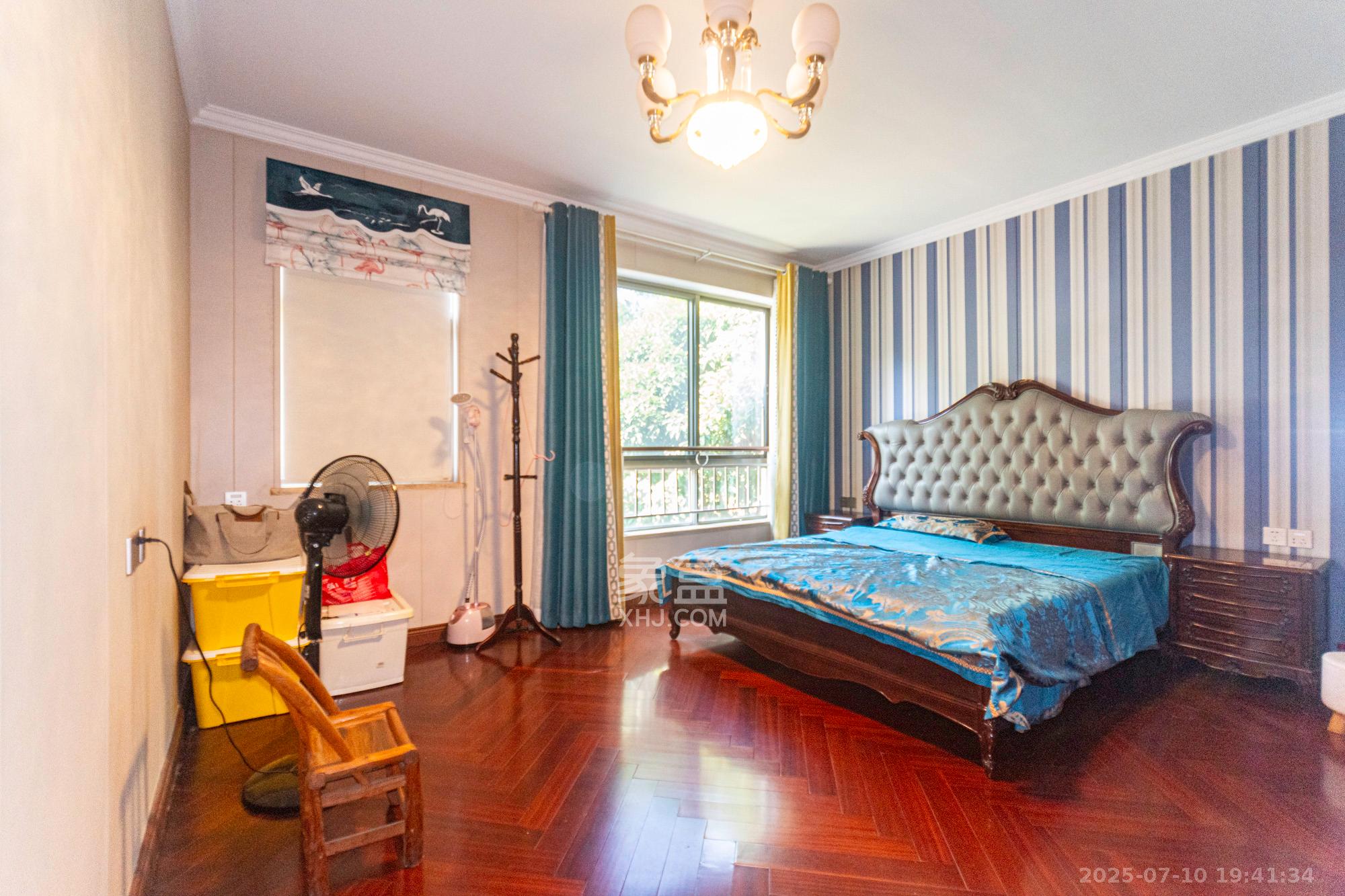 碧桂园威尼斯城  6室2厅4卫    355.0万 碧桂园威尼斯城  6室2厅4卫    355.0万卧室