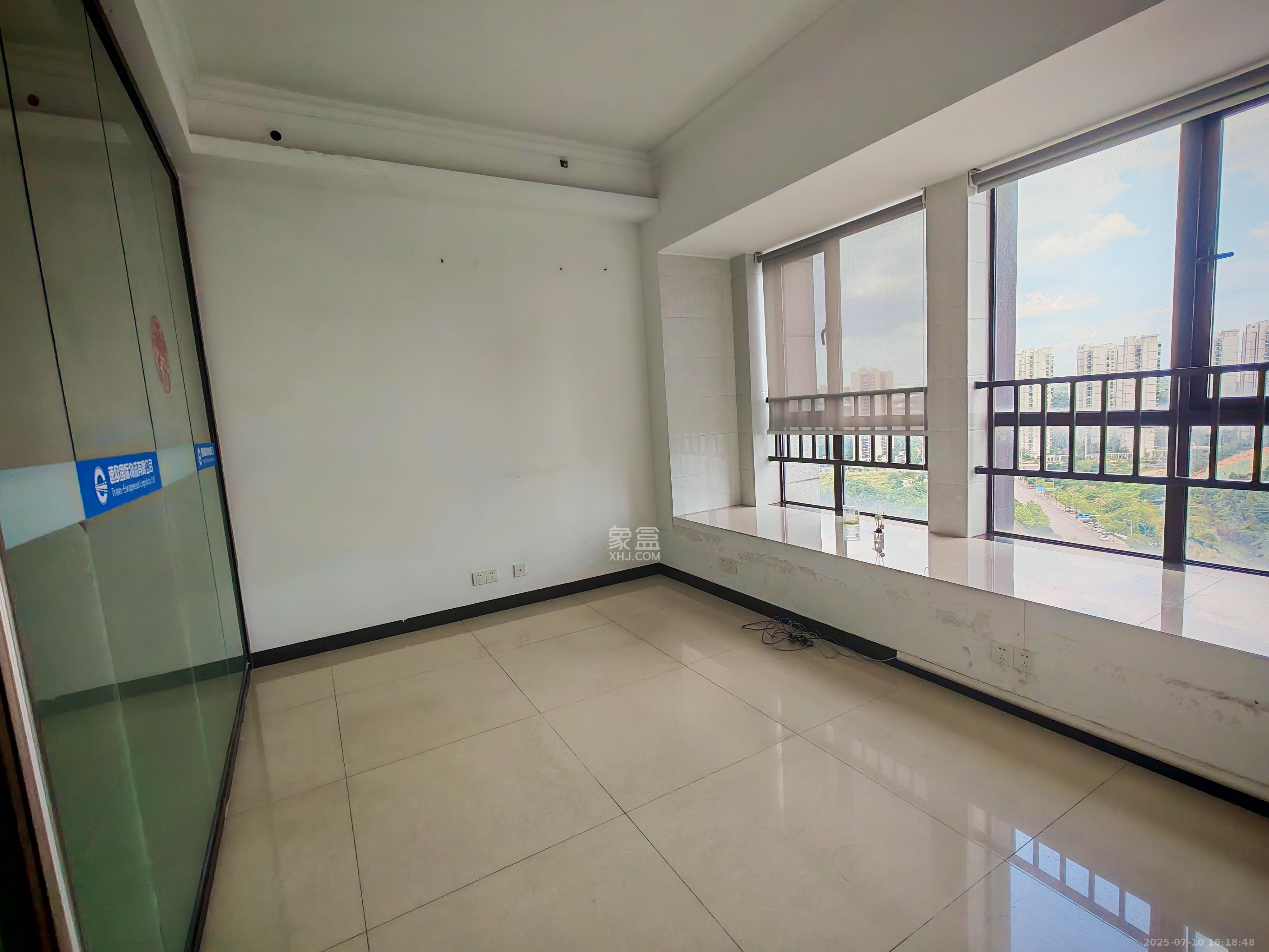 湘诚德峰小区A区 1室0厅0卫 1500.0元/月 湘诚德峰小区A区 1室0厅0卫 1500.0元/月室内图