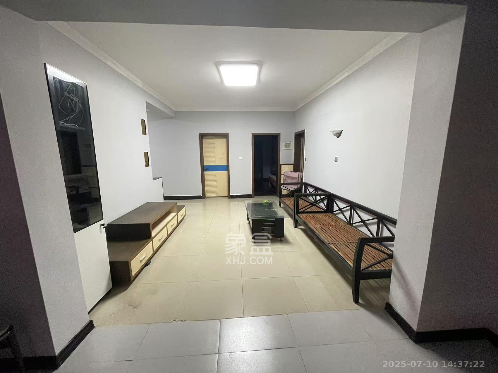 岳麓区教师村 3室2厅2卫 2600.0元/月 岳麓区教师村 3室2厅2卫 2600.0元/月室内图