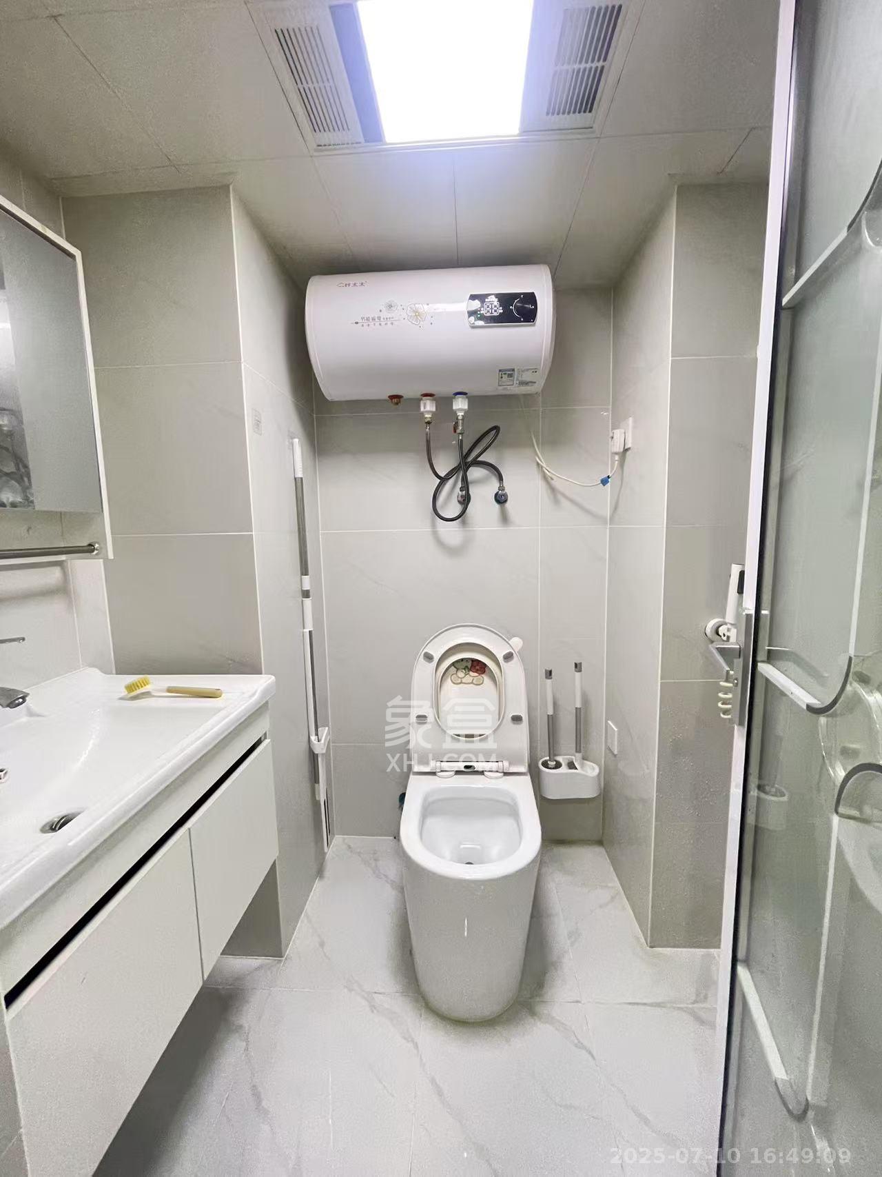 芝林商务中心 2室1厅1卫 1500.0元/月 芝林商务中心 2室1厅1卫 1500.0元/月室内图