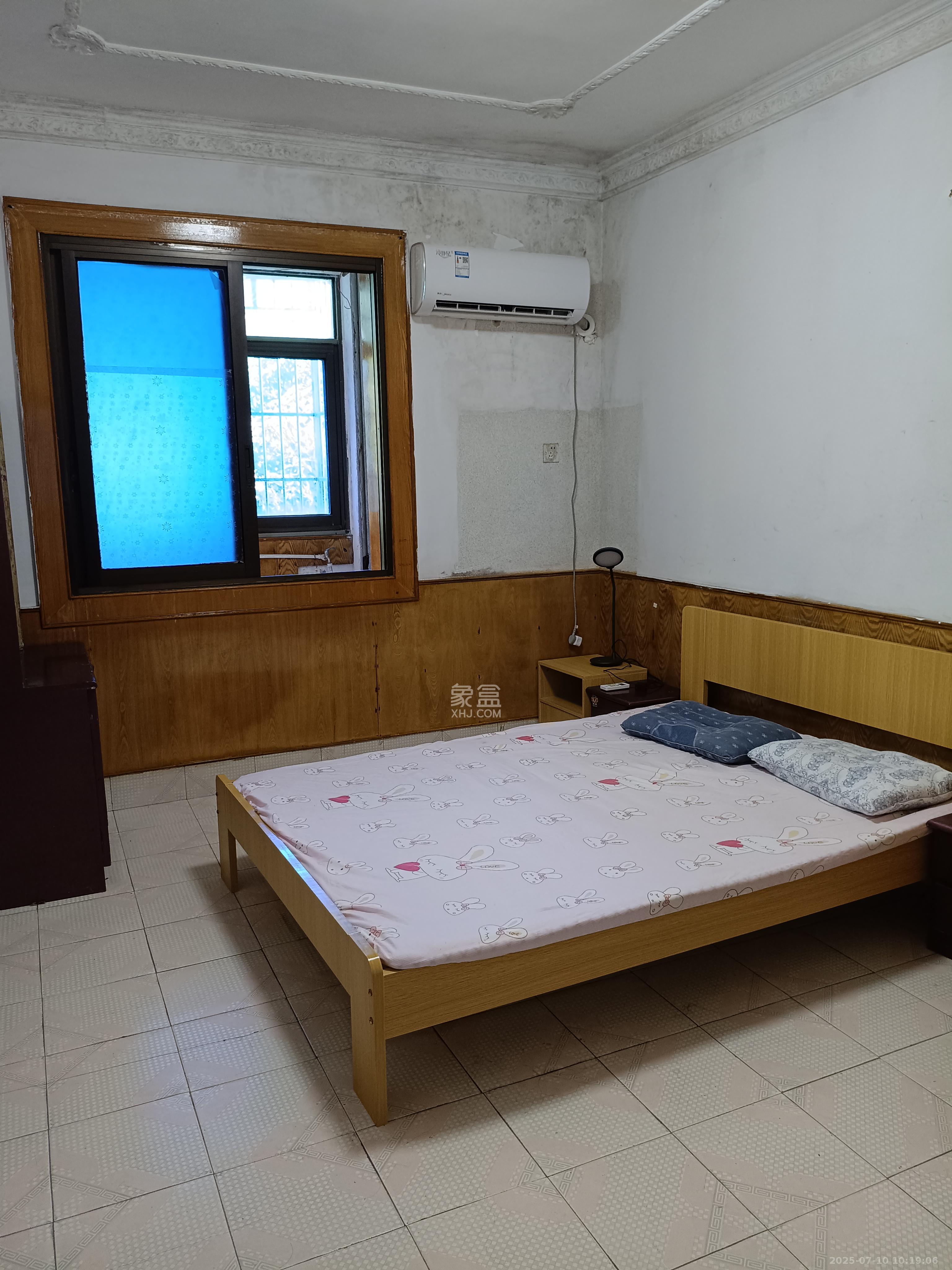 乡镇公寓 2室1厅1卫 1800.0元/月 乡镇公寓 2室1厅1卫 1800.0元/月室内图