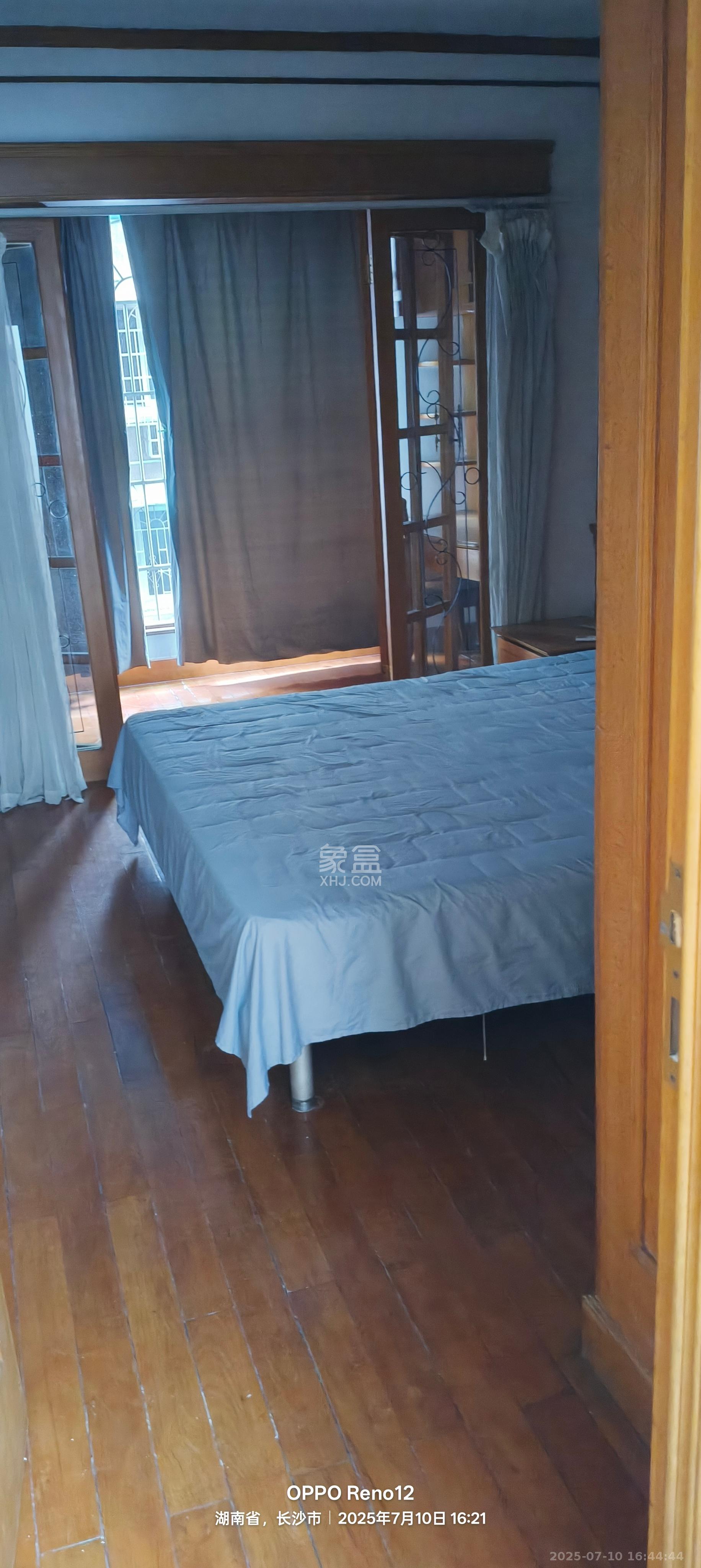 海华花园(京电大厦)  3室2厅1卫    2200.0元/月 海华花园(京电大厦)  3室2厅1卫    2200.0元/月室内图