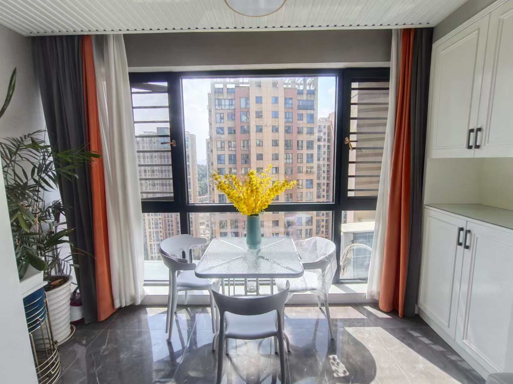 信合家园 4室2厅2卫 3500.0元/月 信合家园 4室2厅2卫 3500.0元/月室内图