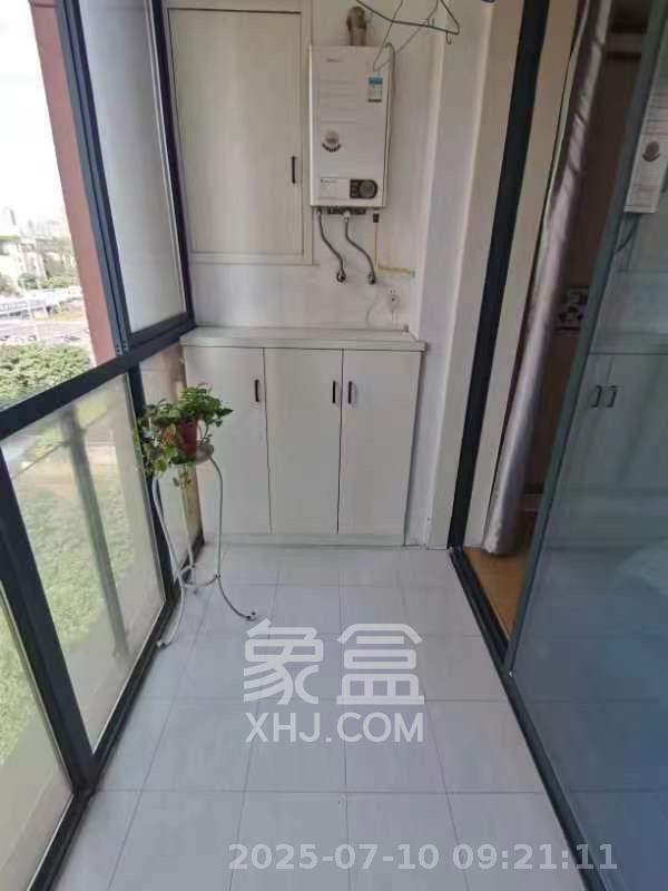 尊邸华庭  1室1厅1卫   1700.00元/月室内图