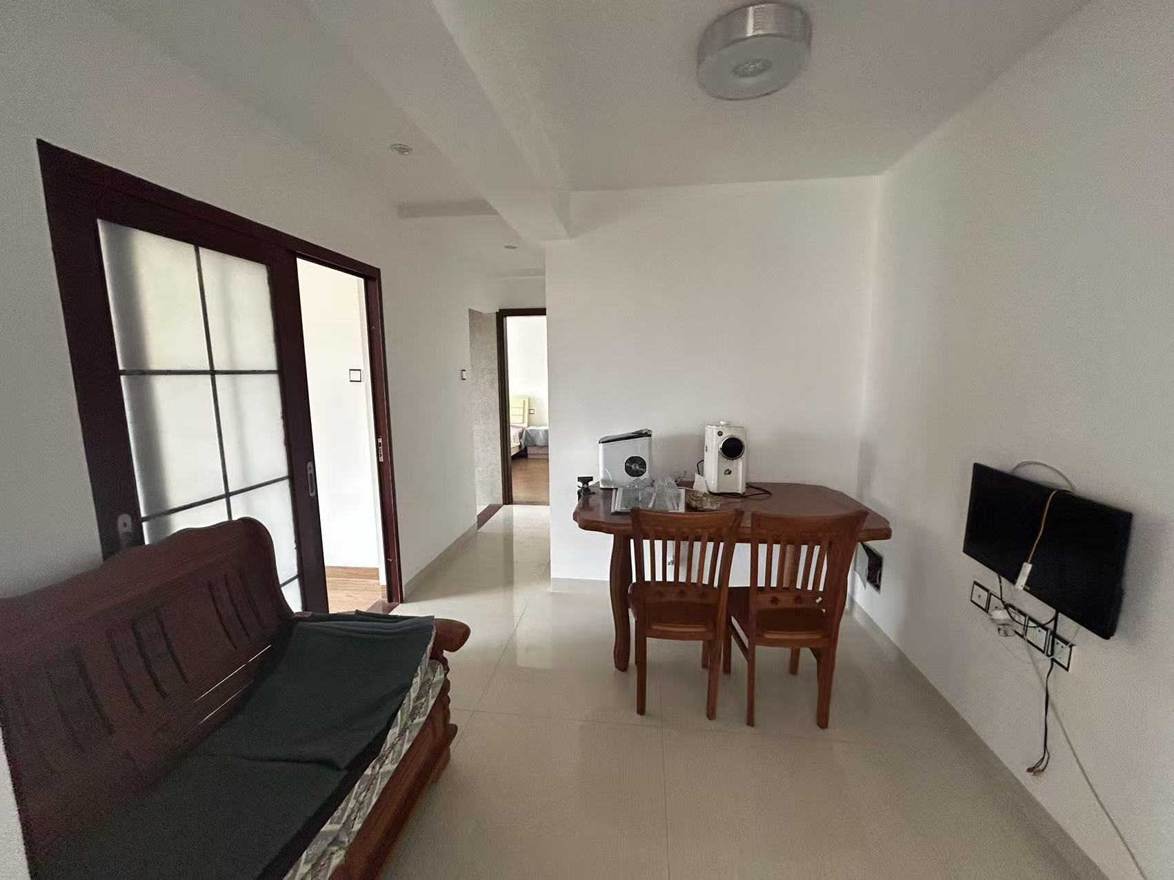 丽晶温泉海景花园一期(别名:丽晶维港、丽晶海景花园) 5室2厅2卫 3000.0元/月 丽晶温泉海景花园一期(别名:丽晶维港、丽晶海景花园) 5室2厅2卫 3000.0元/月室内图