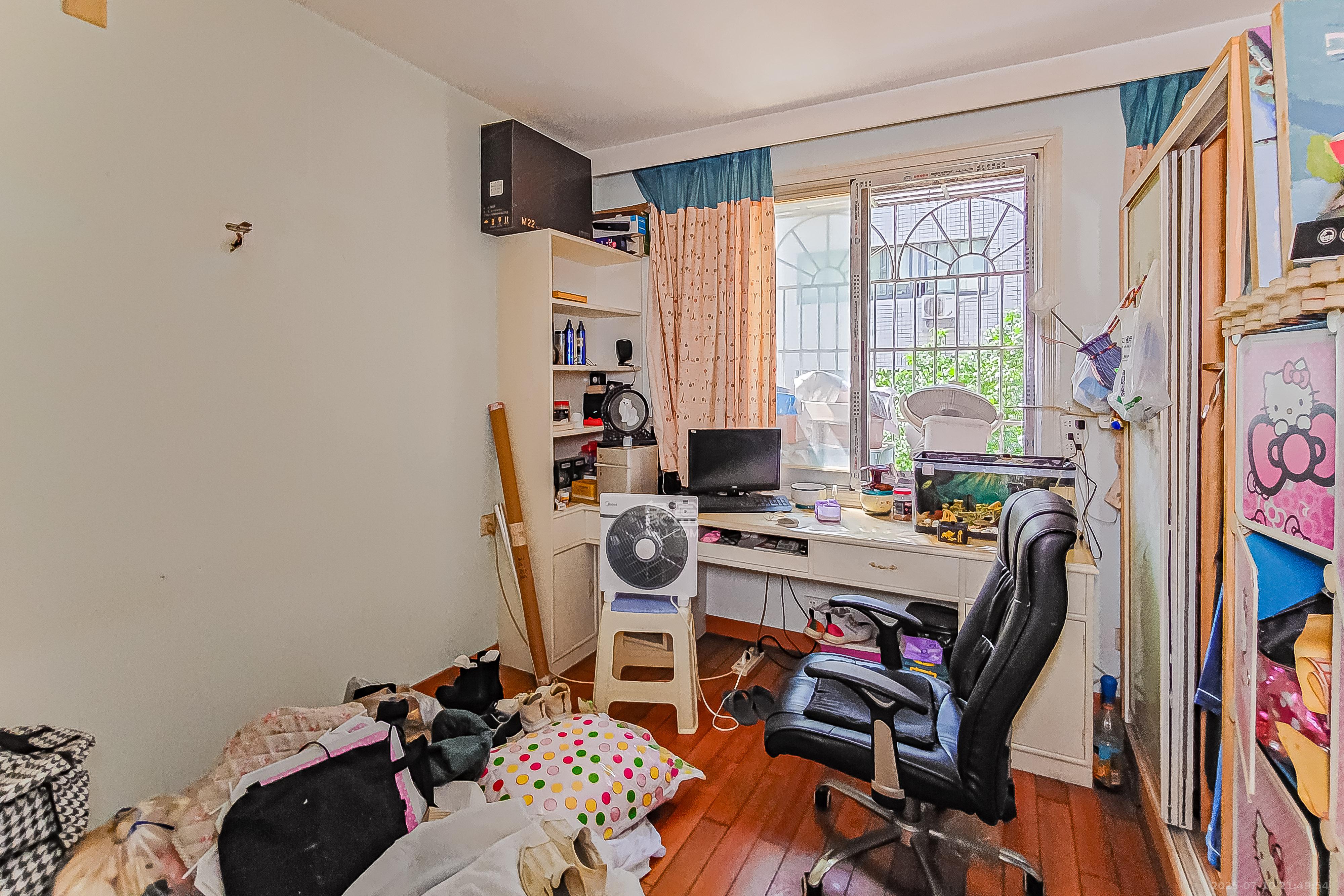 桔园小区1-8片 2室2厅1卫 61.0万 桔园小区1-8片 2室2厅1卫 61.0万卧室