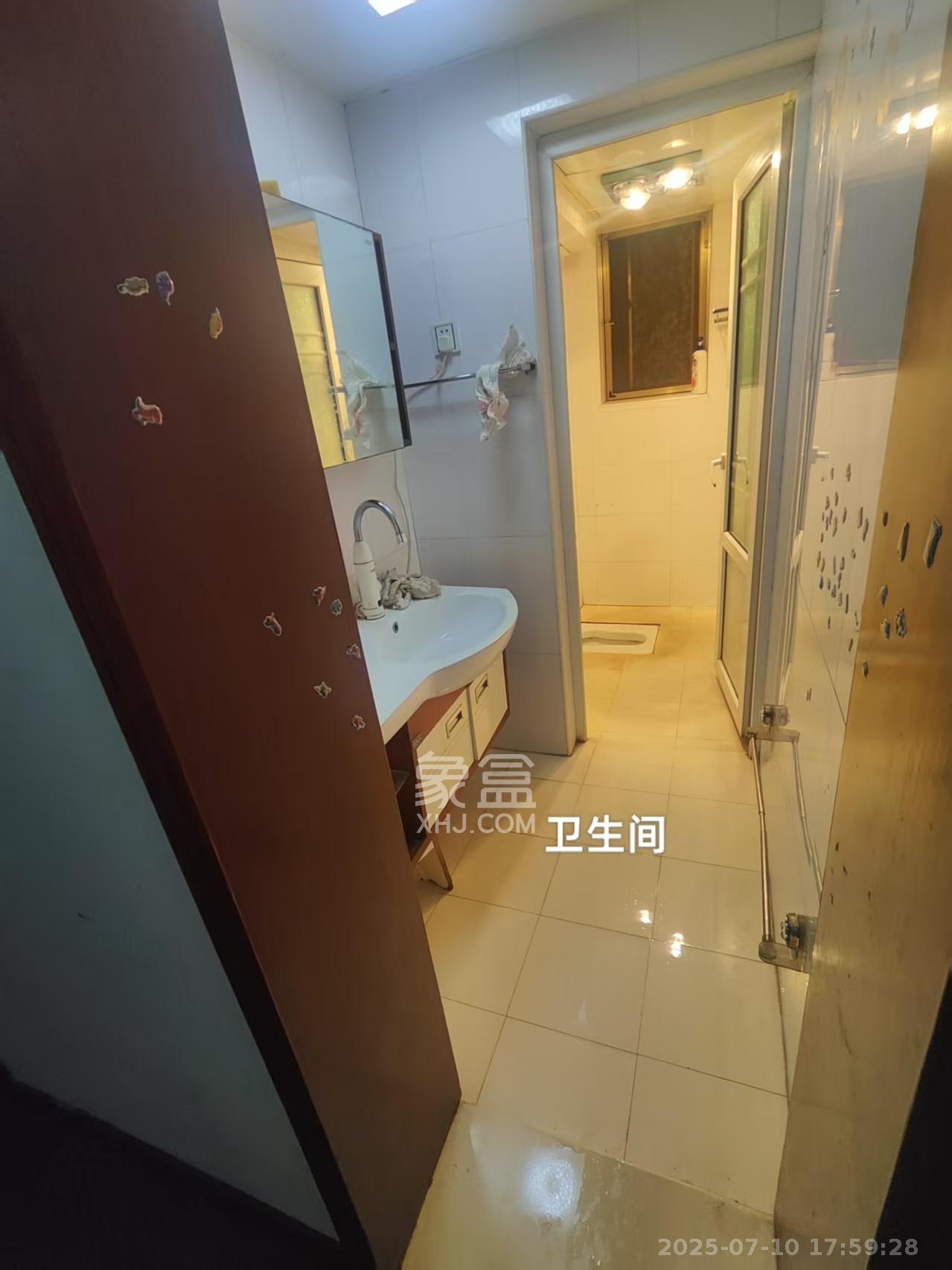 涉外花园 3室2厅2卫 2200.0元/月 涉外花园 3室2厅2卫 2200.0元/月室内图