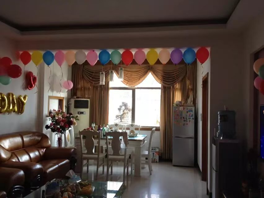 网点公司 3室2厅1卫 29.8万 网点公司 3室2厅1卫 29.8万客厅