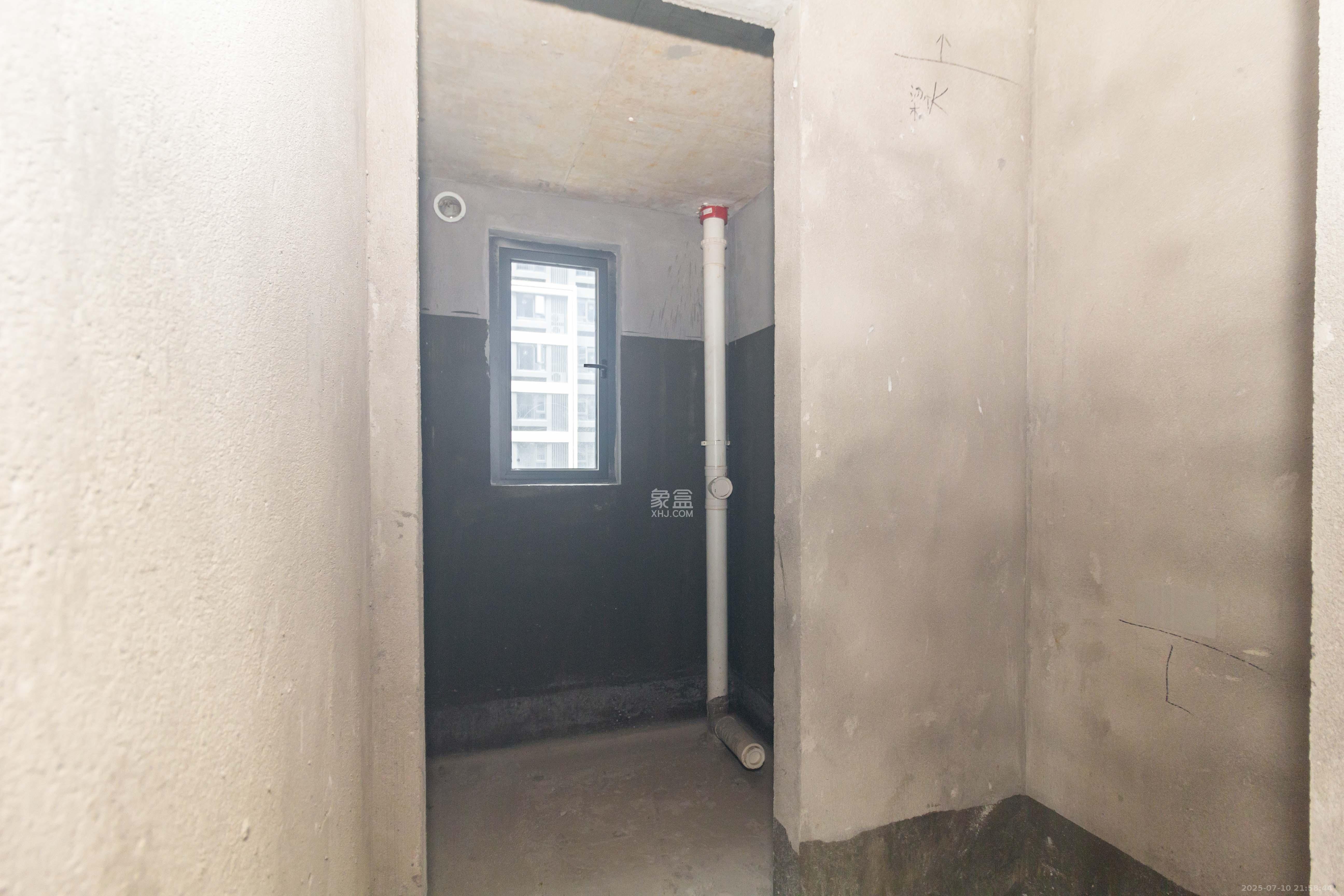 金科景朝集美星宸  4室2厅2卫    77.8万 金科景朝集美星宸  4室2厅2卫    77.8万卫生间