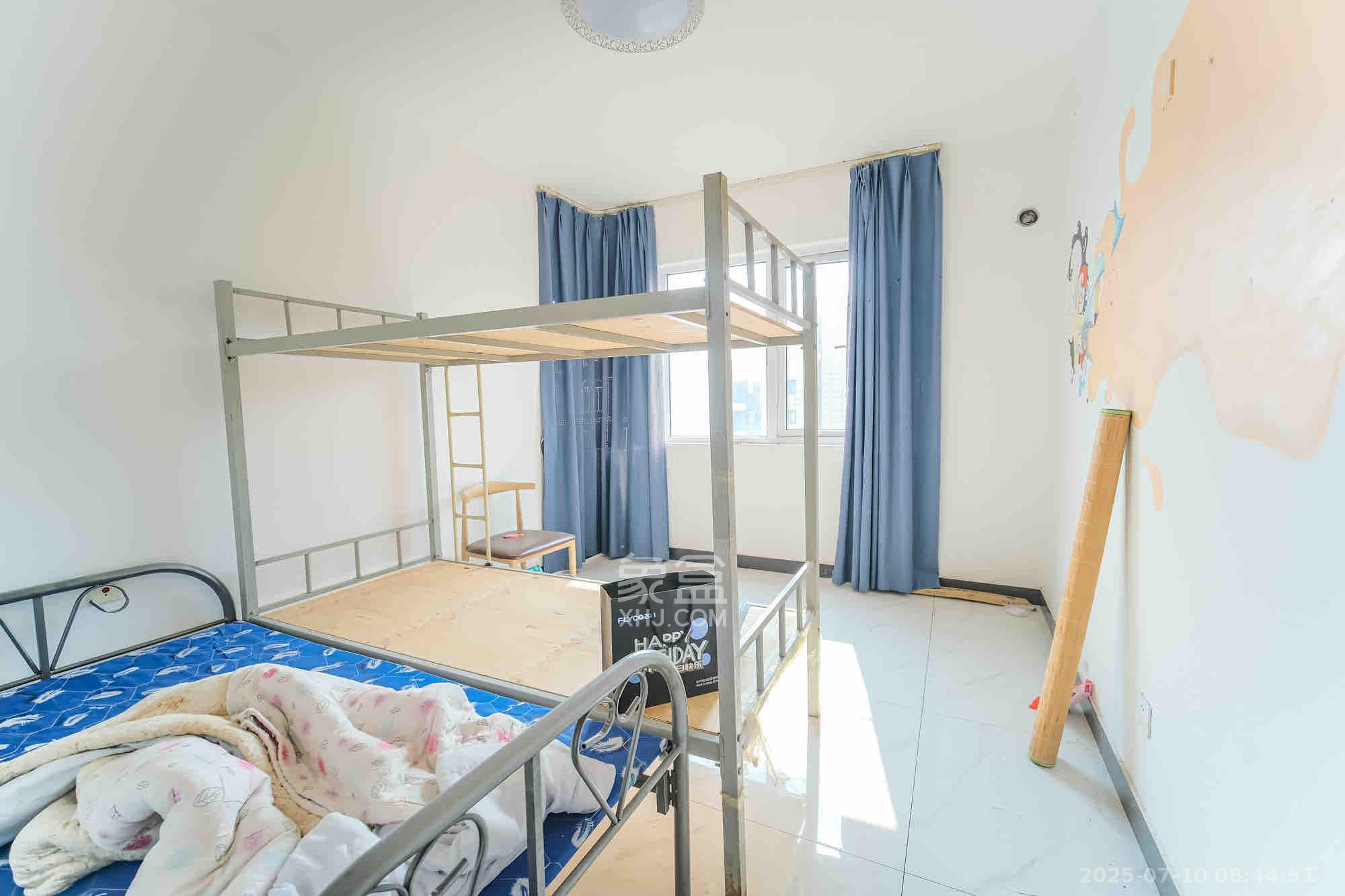 保利香槟国际 2室2厅1卫 1700.0元/月 保利香槟国际 2室2厅1卫 1700.0元/月室内图