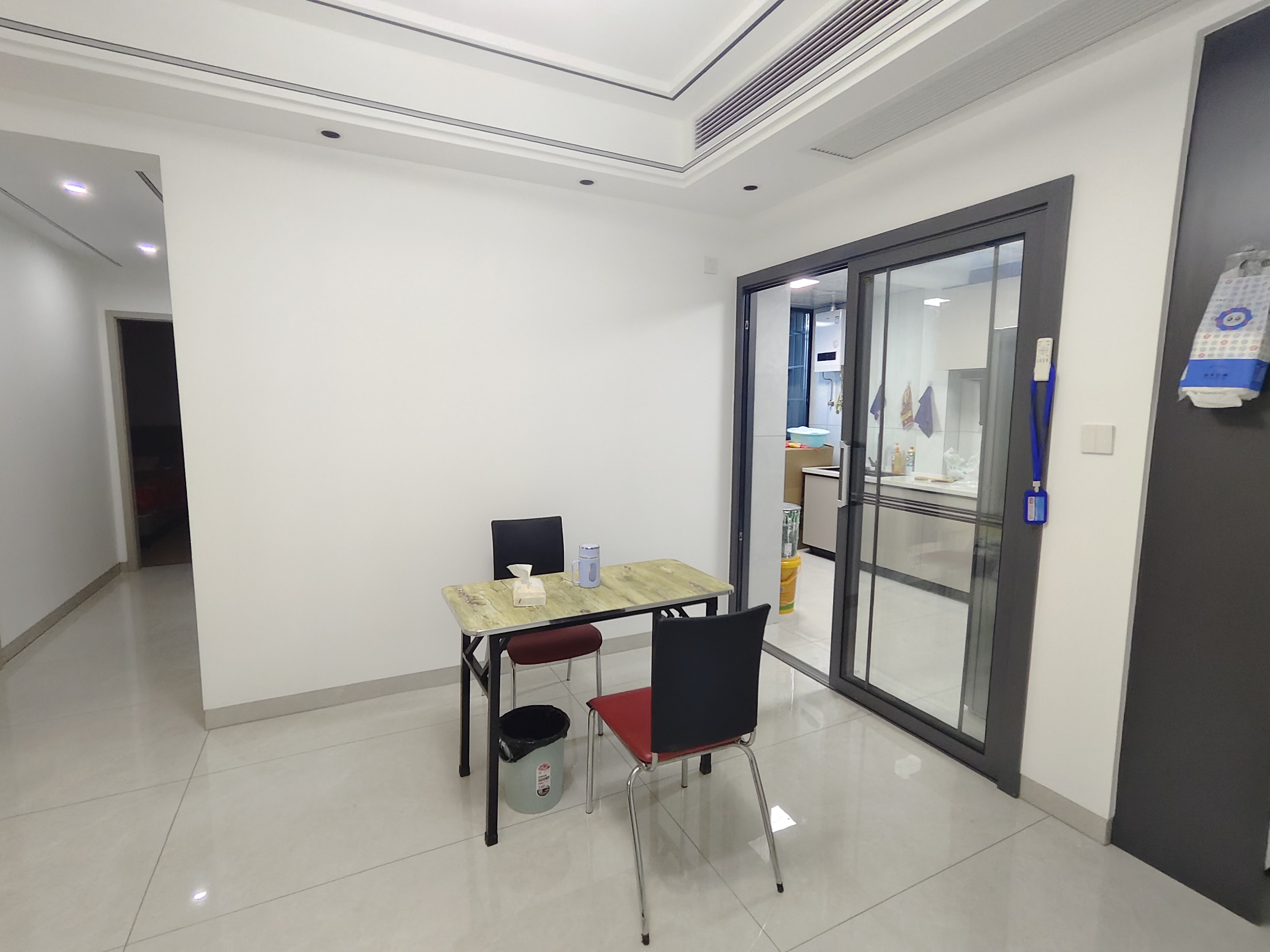 长湖峰境 3室2厅2卫 2300.0元/月 长湖峰境 3室2厅2卫 2300.0元/月室内图