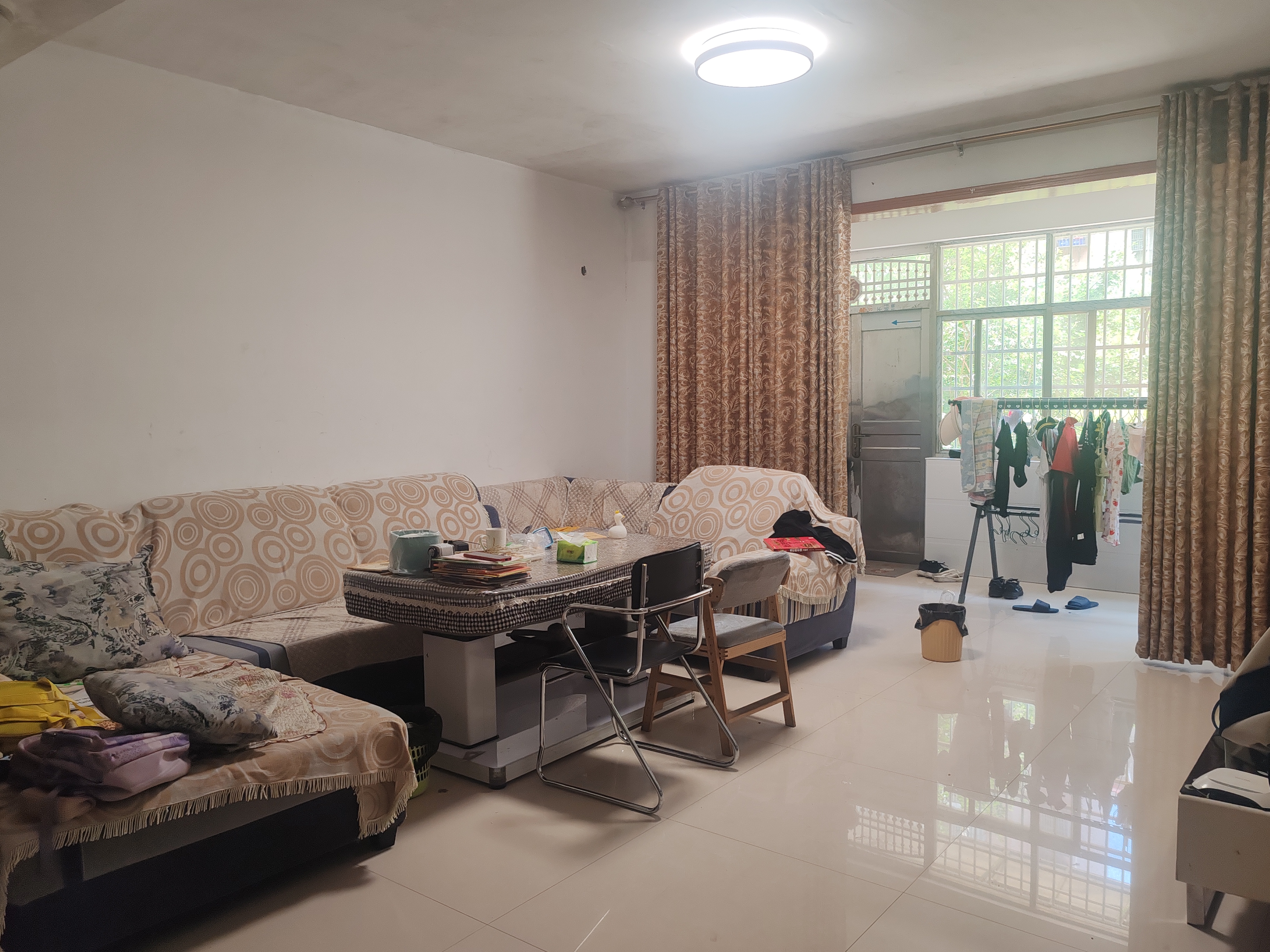 湘中园 3室2厅2卫 66.8万 湘中园 3室2厅2卫 66.8万客厅