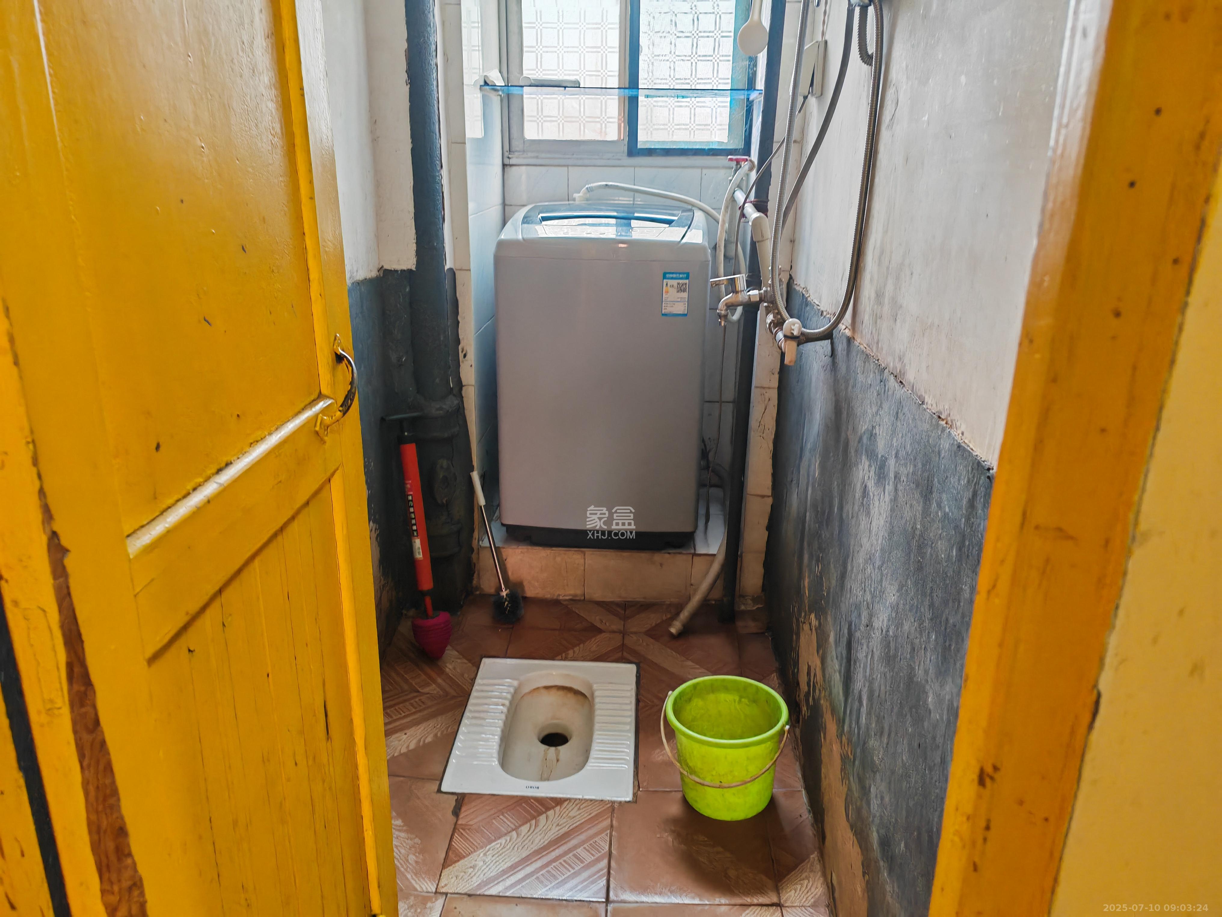 长沙花纸印刷厂宿舍  2室1厅1卫    1200.0元/月 长沙花纸印刷厂宿舍  2室1厅1卫    1200.0元/月室内图