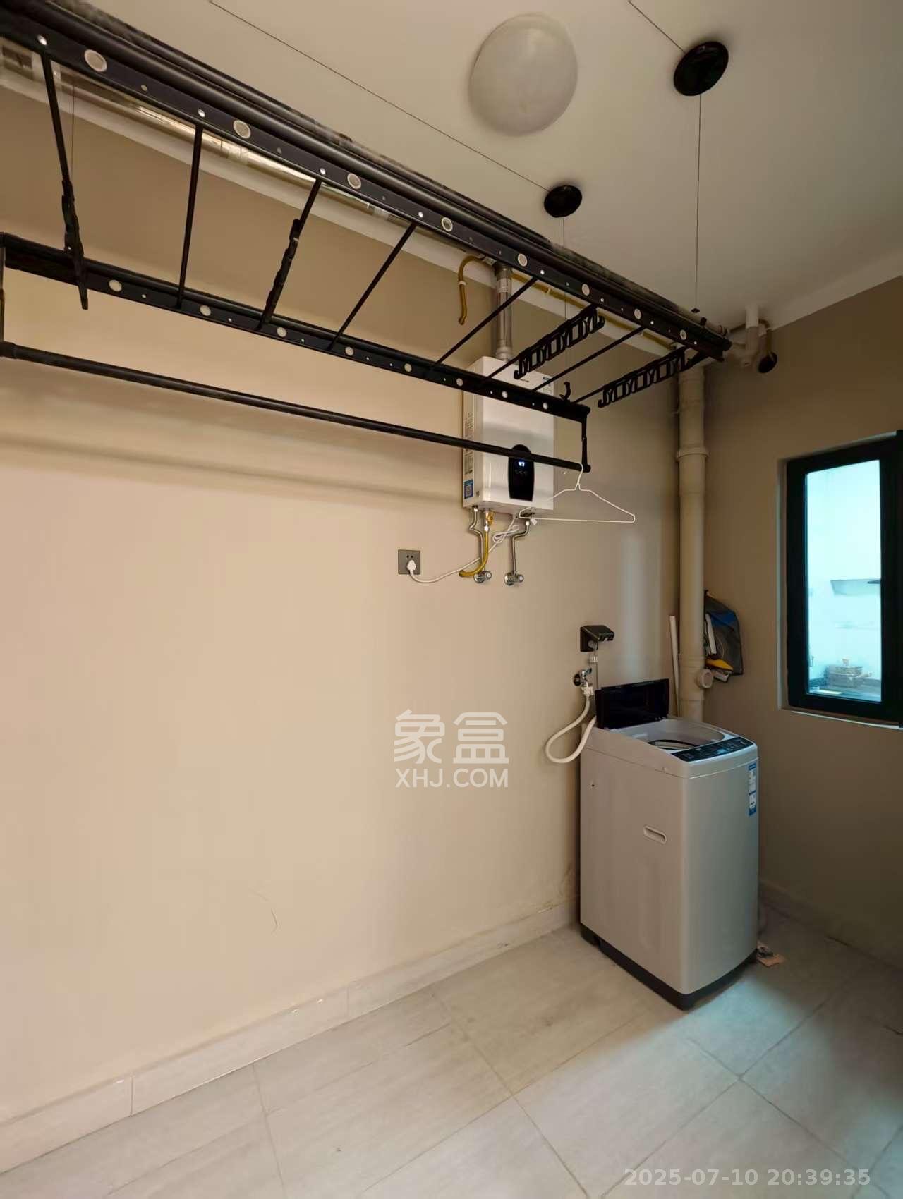 长房云西府一期  3室2厅1卫    2700.0元/月室内图