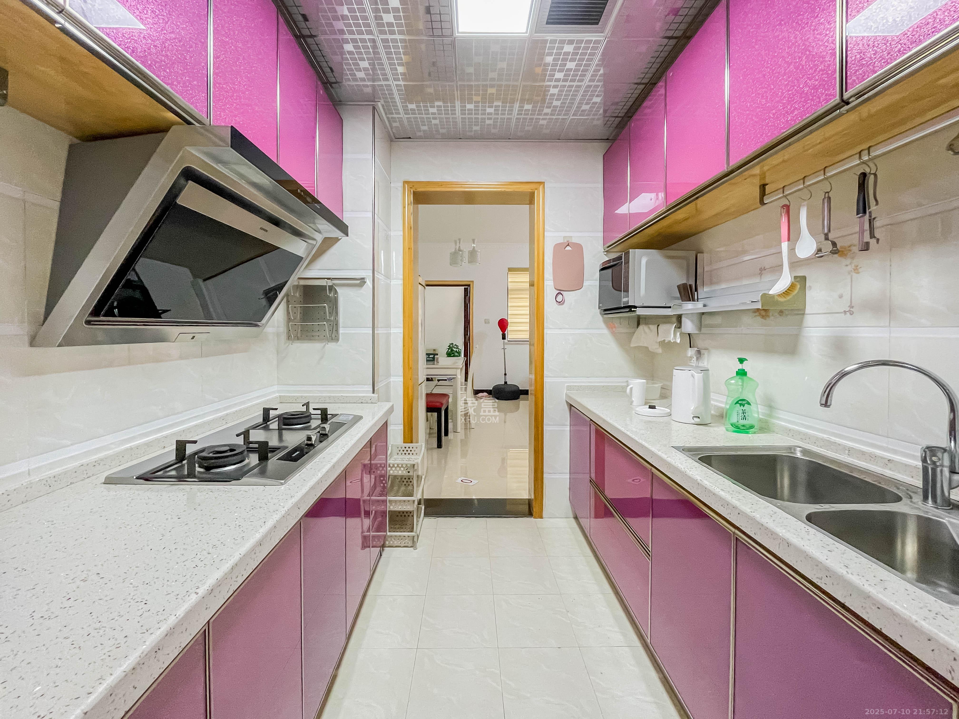 中国铁建国际城一期 3室2厅1卫 55.0万 中国铁建国际城一期 3室2厅1卫 55.0万厨房