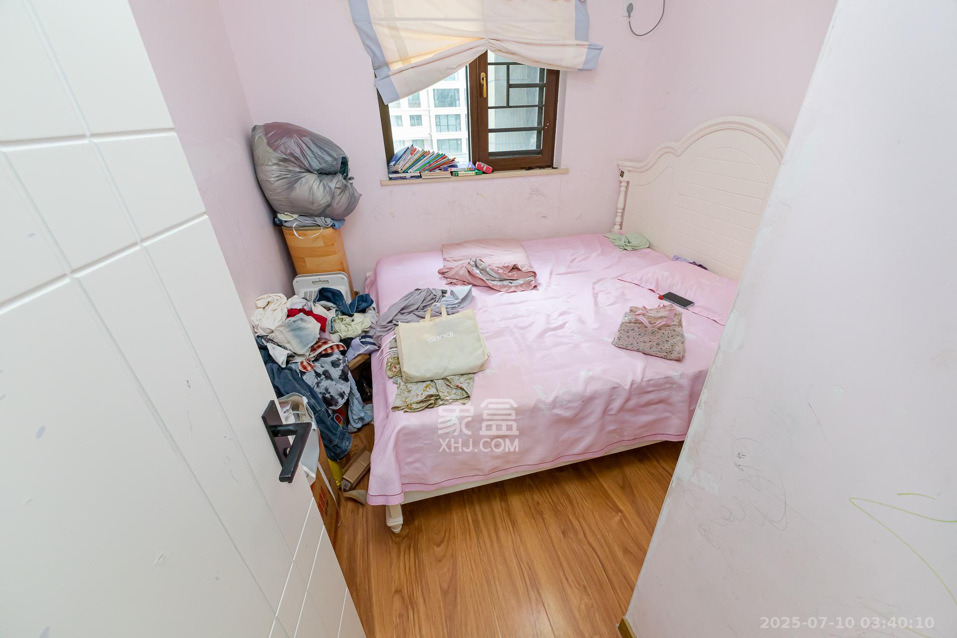 嘉宇银杉(嘉宇西苑) 3室2厅2卫 104.0万 嘉宇银杉(嘉宇西苑) 3室2厅2卫 104.0万卧室