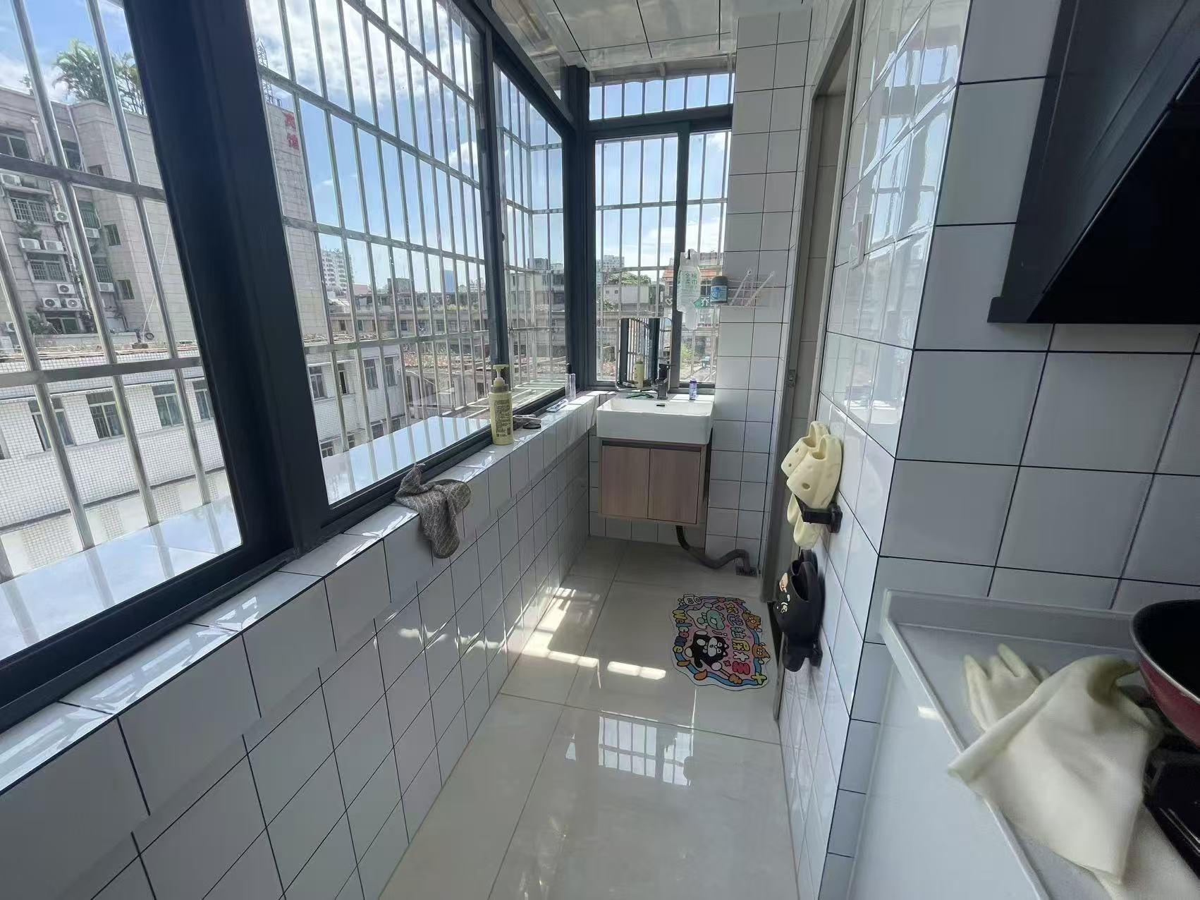 琼山市电信局住宅区 2室2厅1卫 75.0万 琼山市电信局住宅区 2室2厅1卫 75.0万客厅